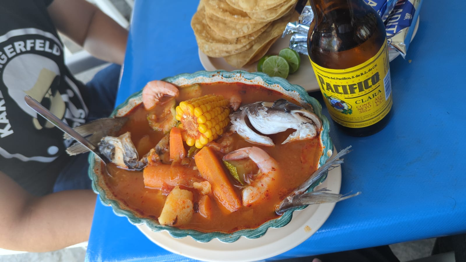 Mariscos "El Gallo" image 2