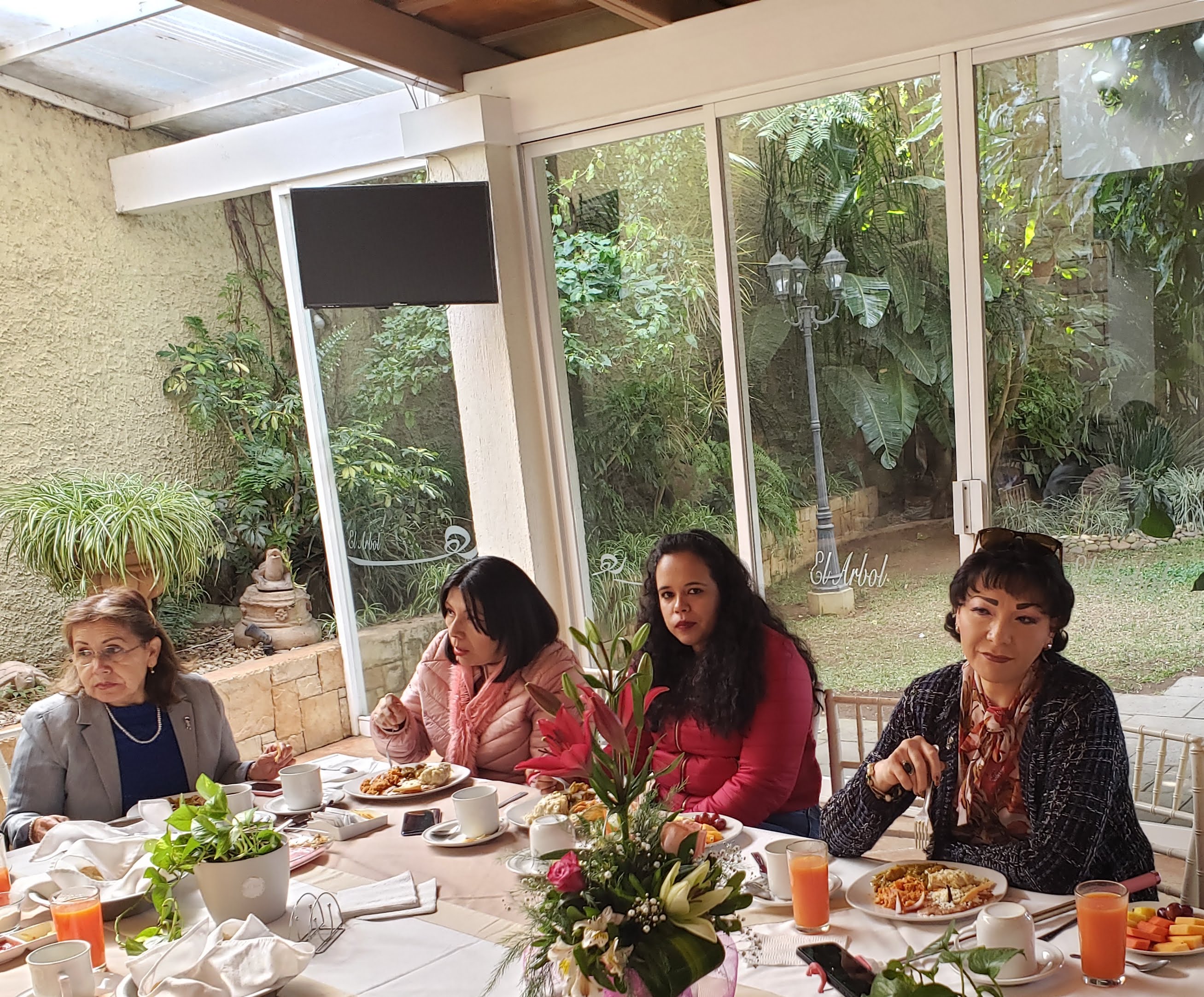 El Árbol Restaurante image 7