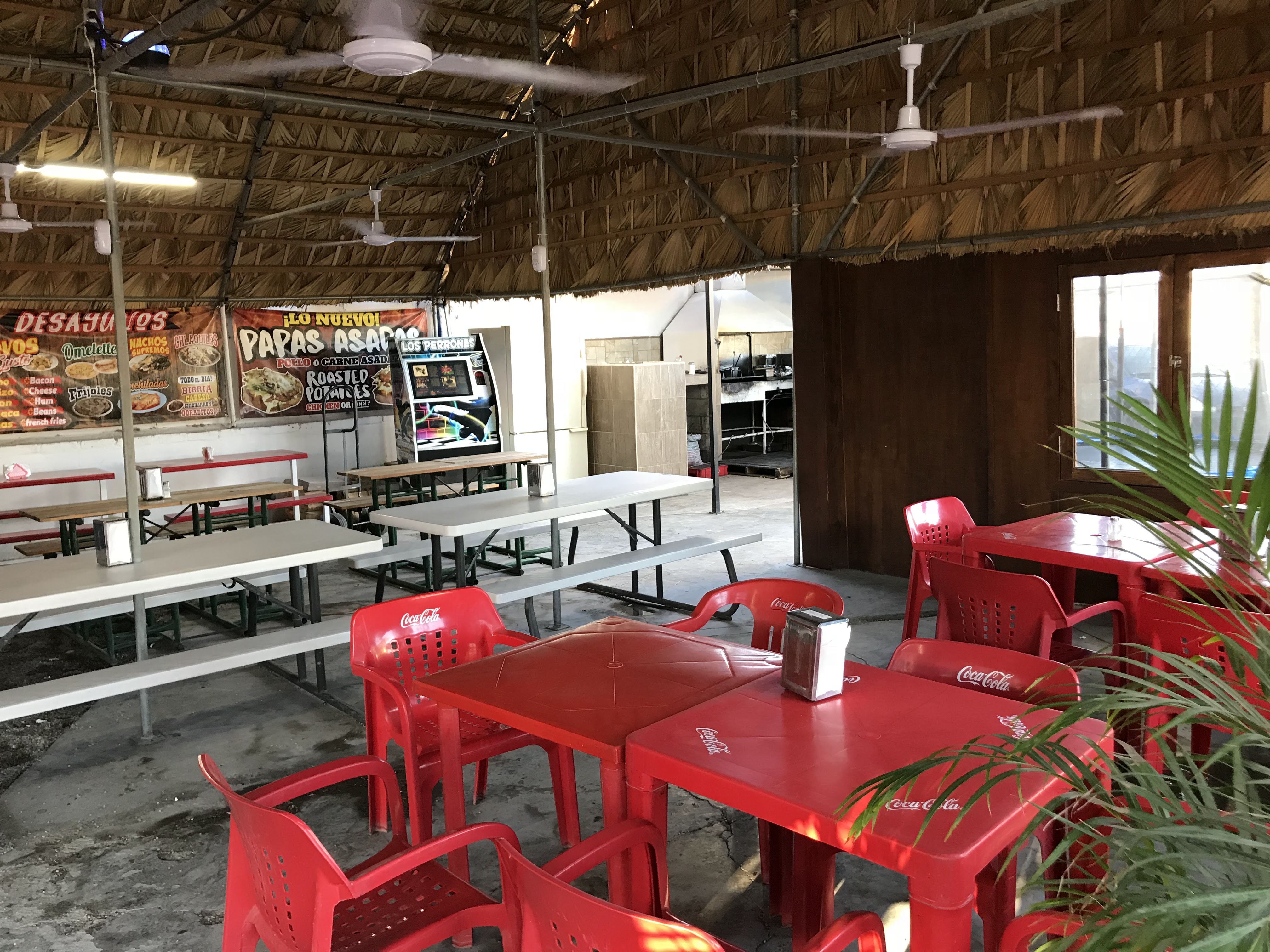 Los Perrones Ribs & Tacos Grill image 4