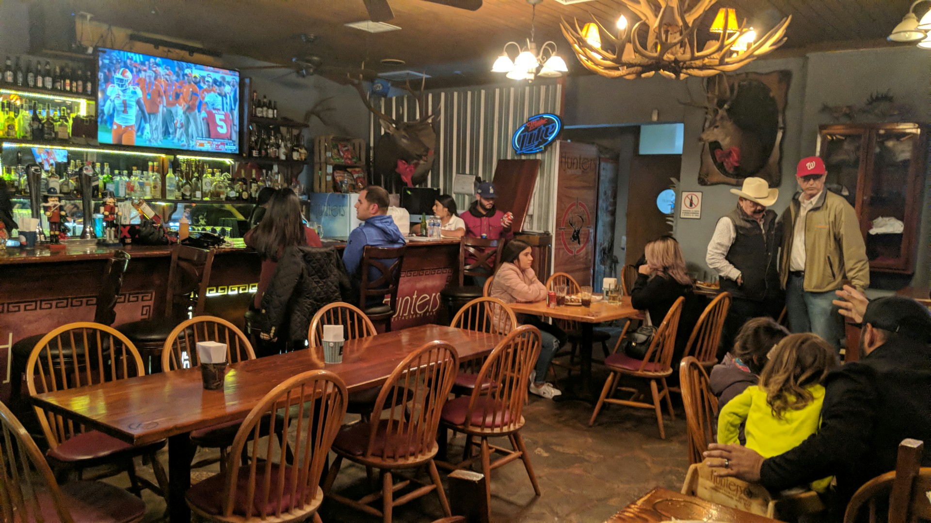 Hunters Restaurant and Bar image 1