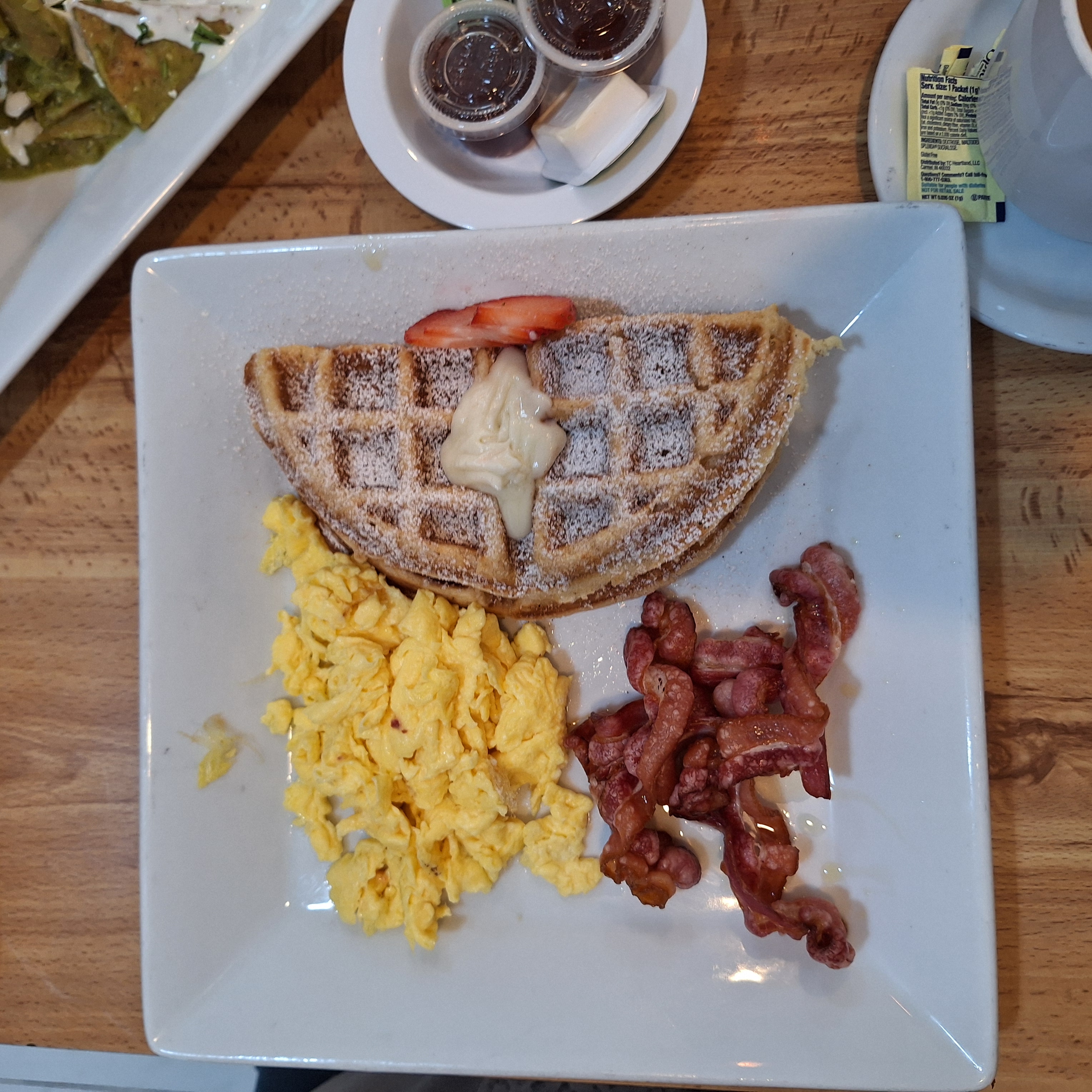 Olas Cocina Internacional & Sushi image 3