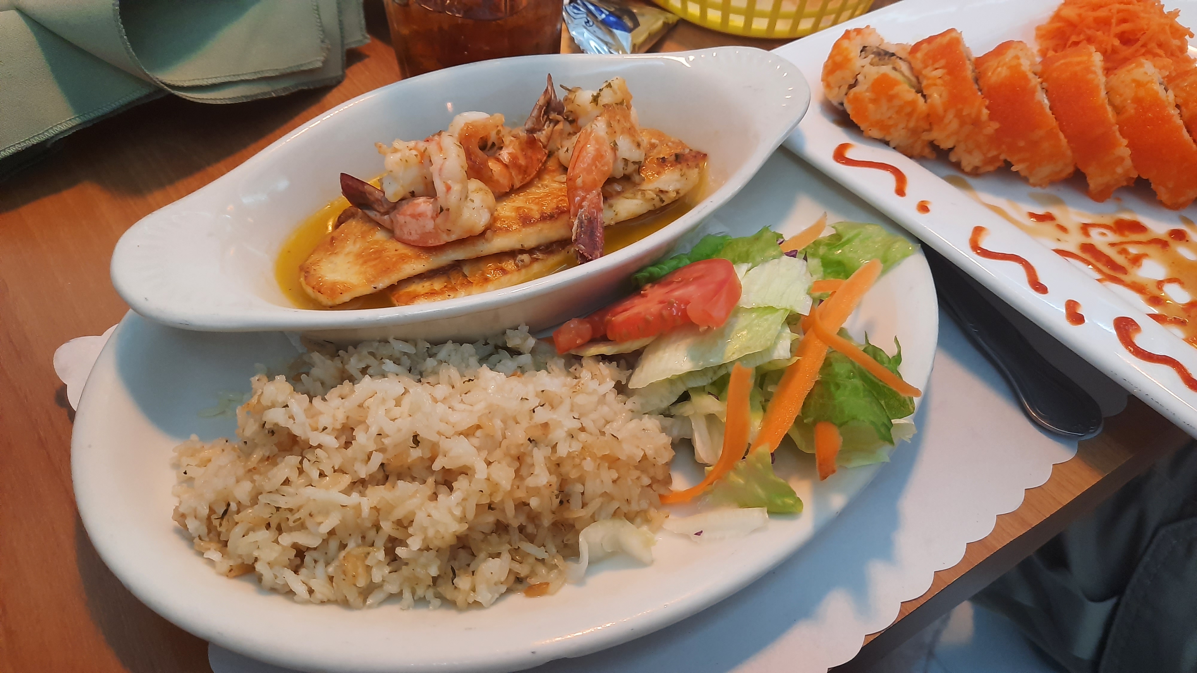 Olas Cocina Internacional & Sushi image 7