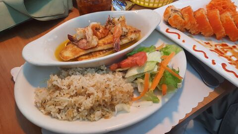 Olas Cocina Internacional & Sushi image 7