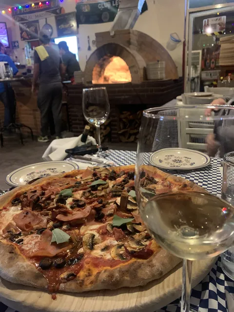 Pizzería D' Napoli image 6