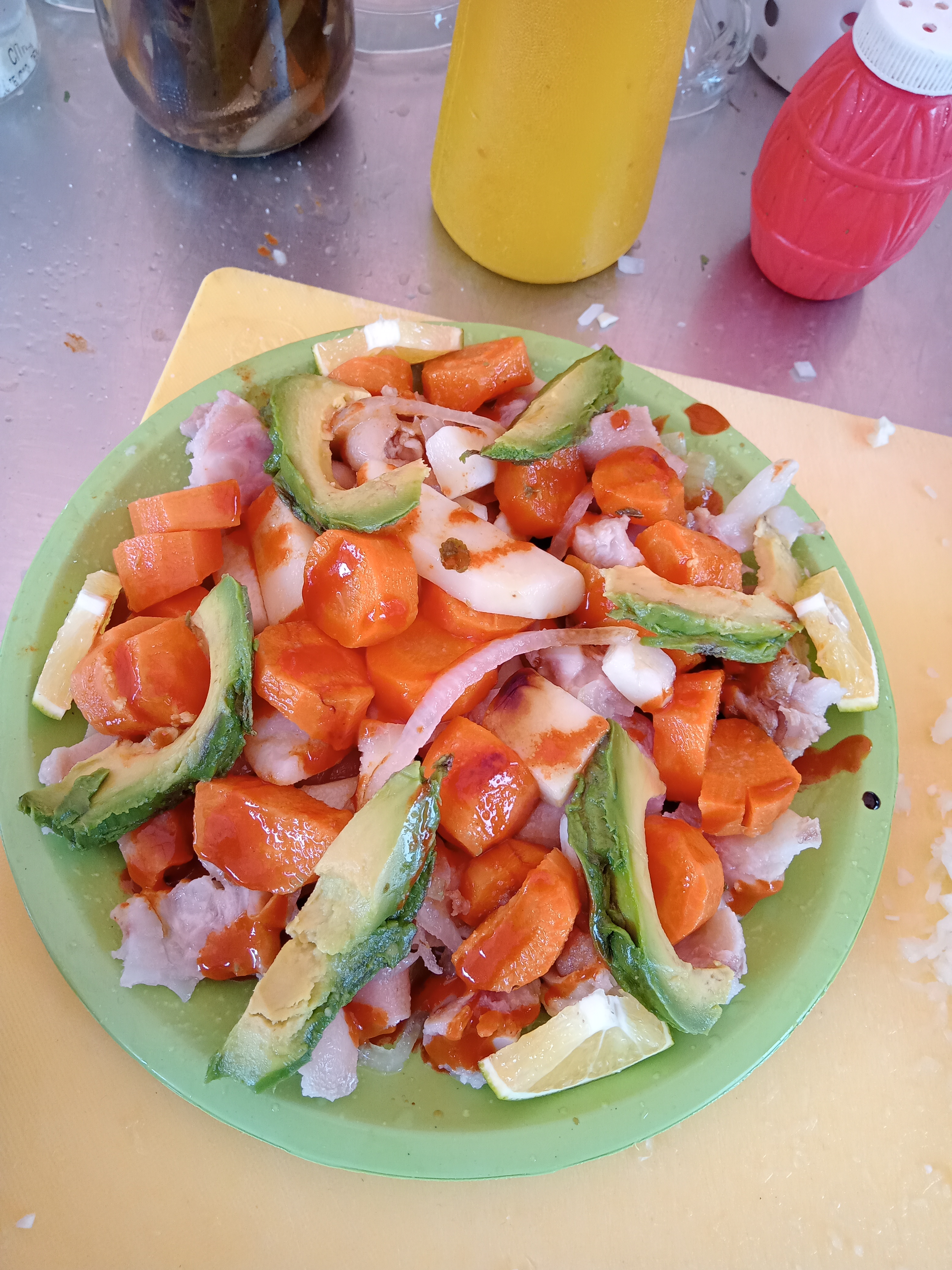 Mariscos sobre ruedas El Compa Gorras image 2