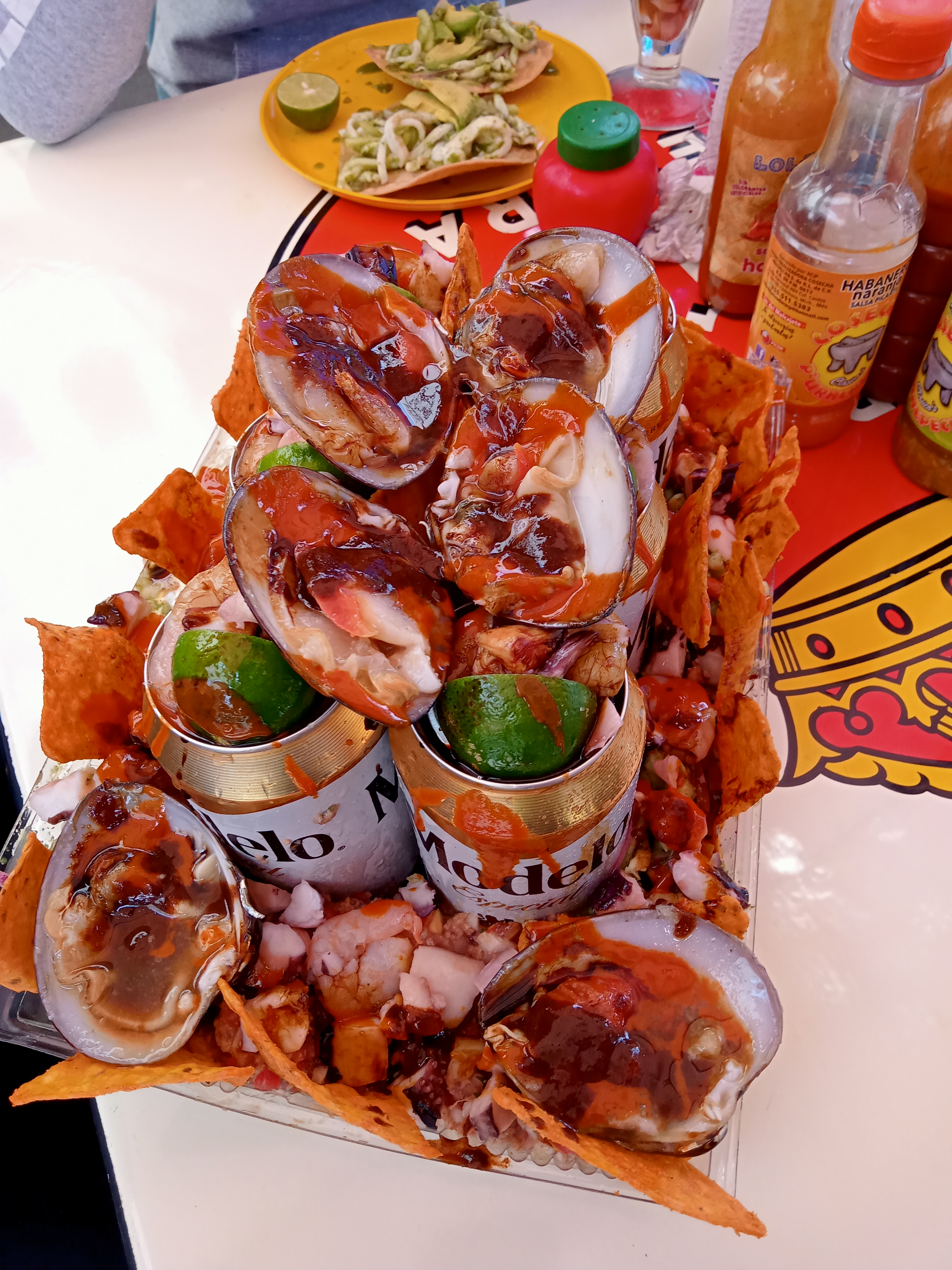 Mariscos sobre ruedas El Compa Gorras image 8