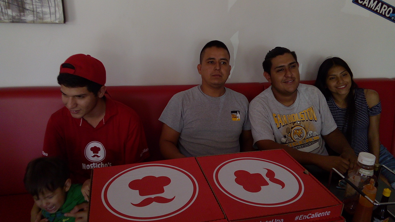 Mostachos pizza Sabinas image 8