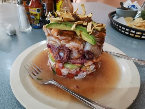 Pelicanos Restaurant image 1