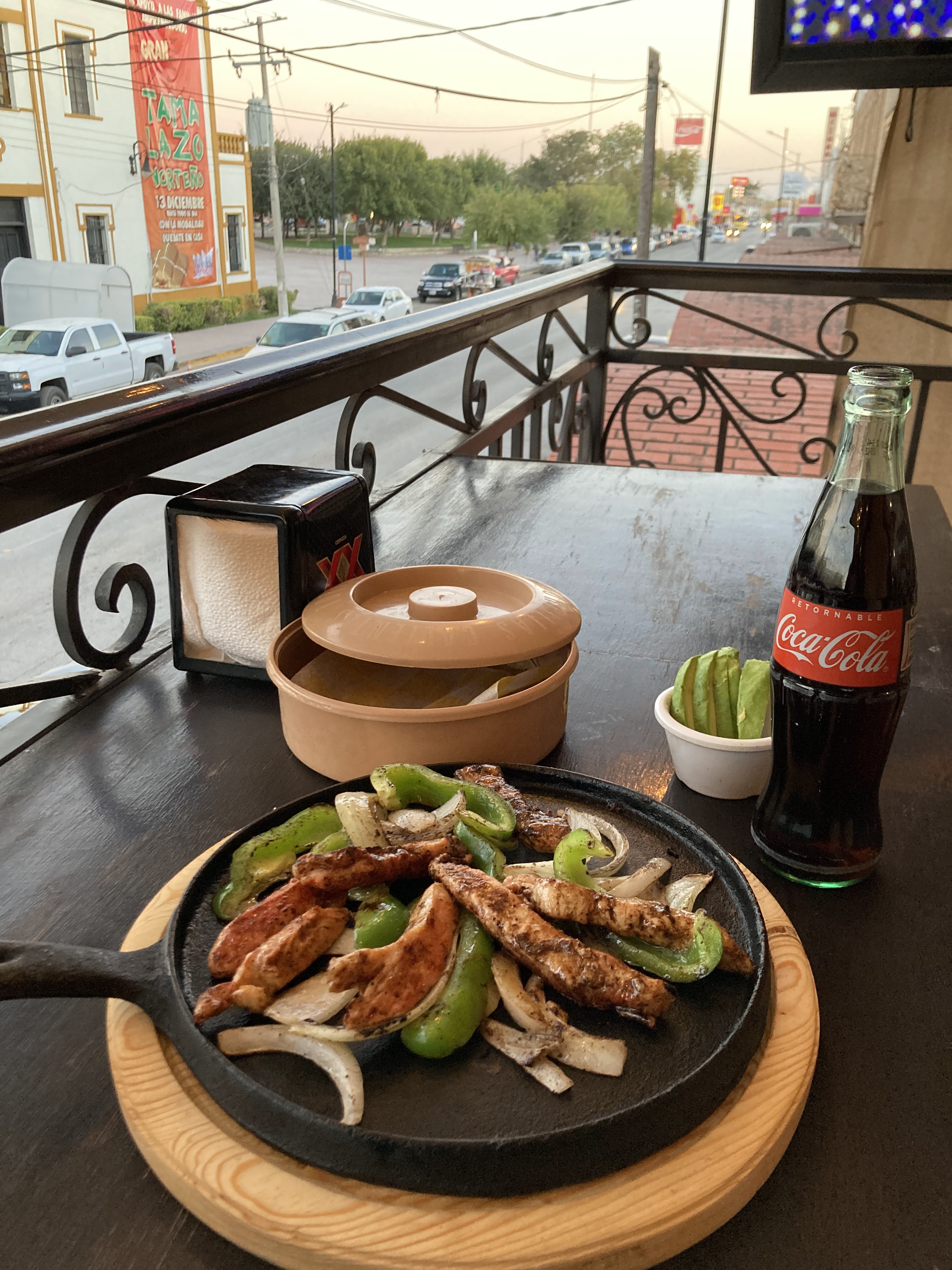 EL MINERAL RESTAURANT & BAR image 9