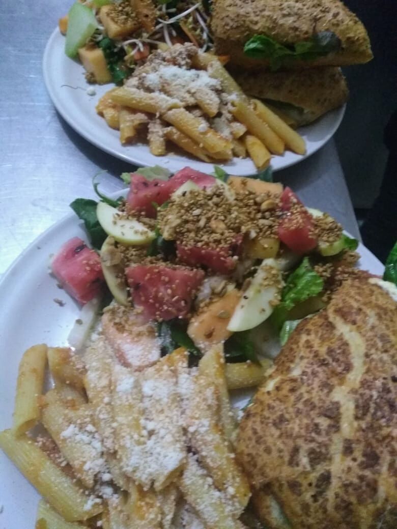 Macarron -ensaladas y pastas. image 3