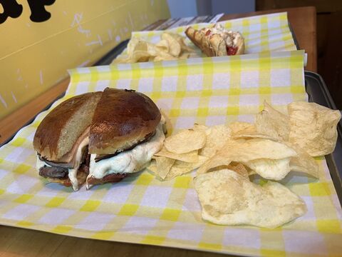 Japi Burger image 3