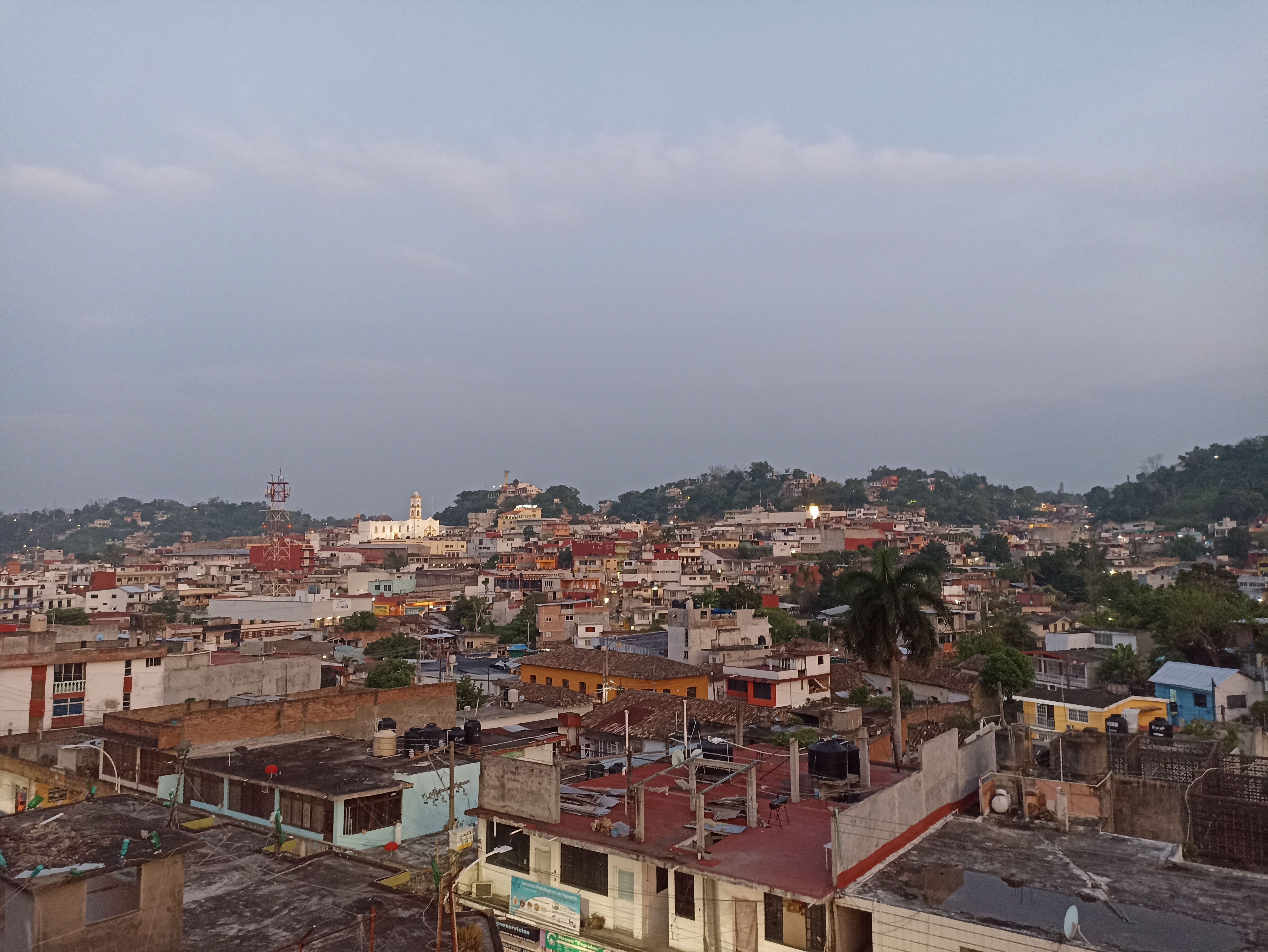 GARES cafe, bar & cocina image 3