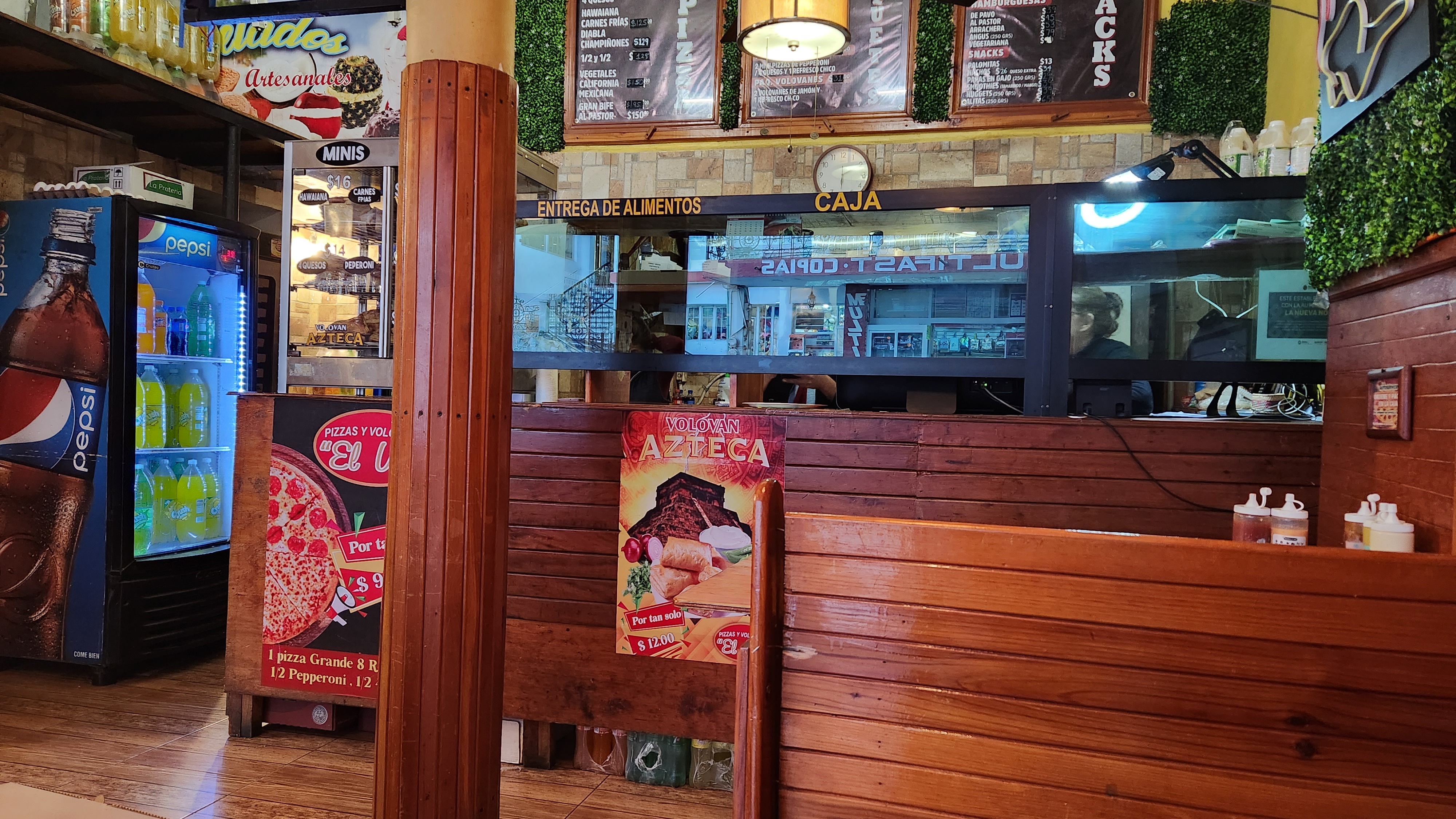 Pizzas y Volovanes El Uli Sucursal Centro image 1