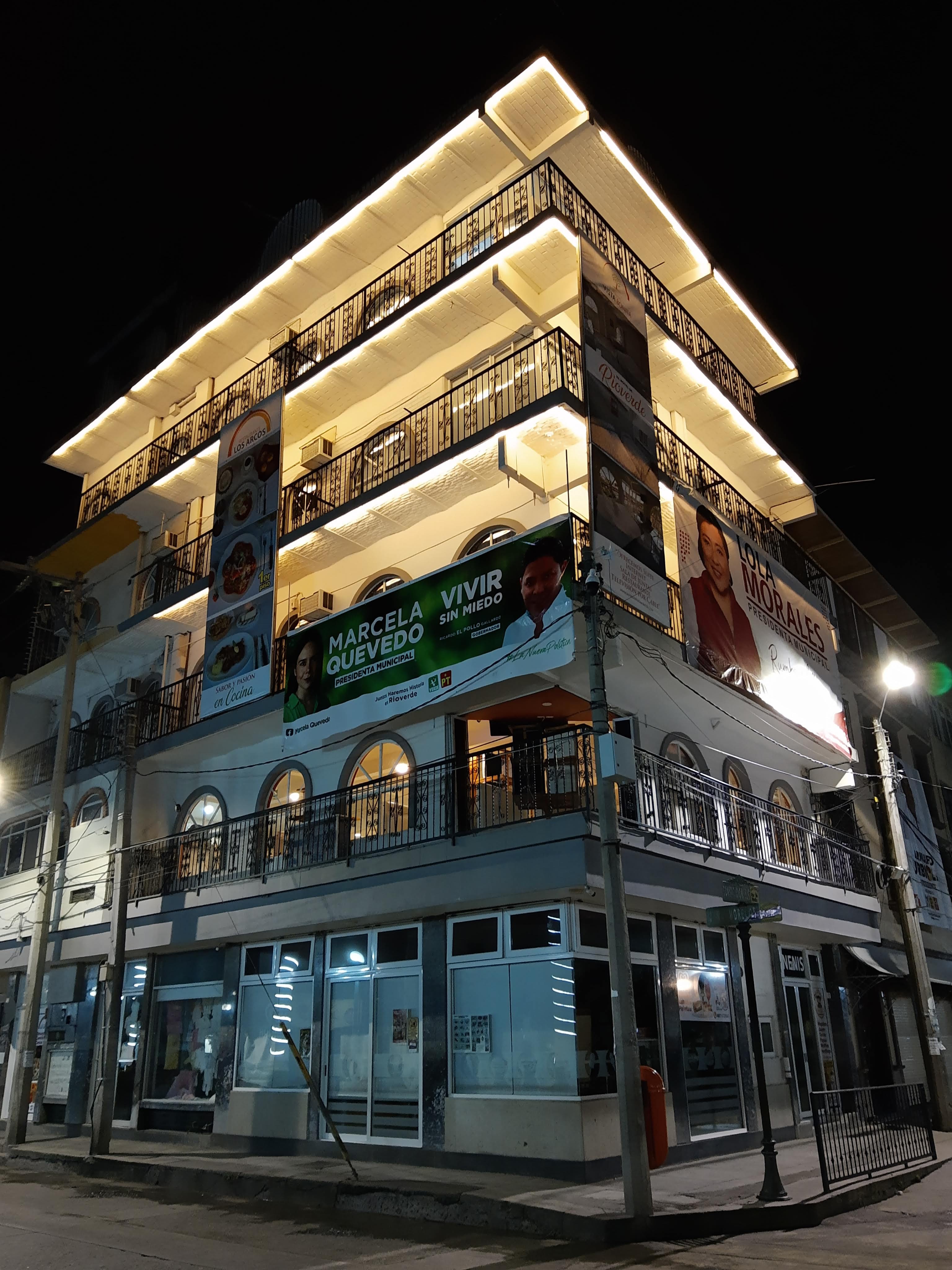 Los Arcos Restaurant image 6