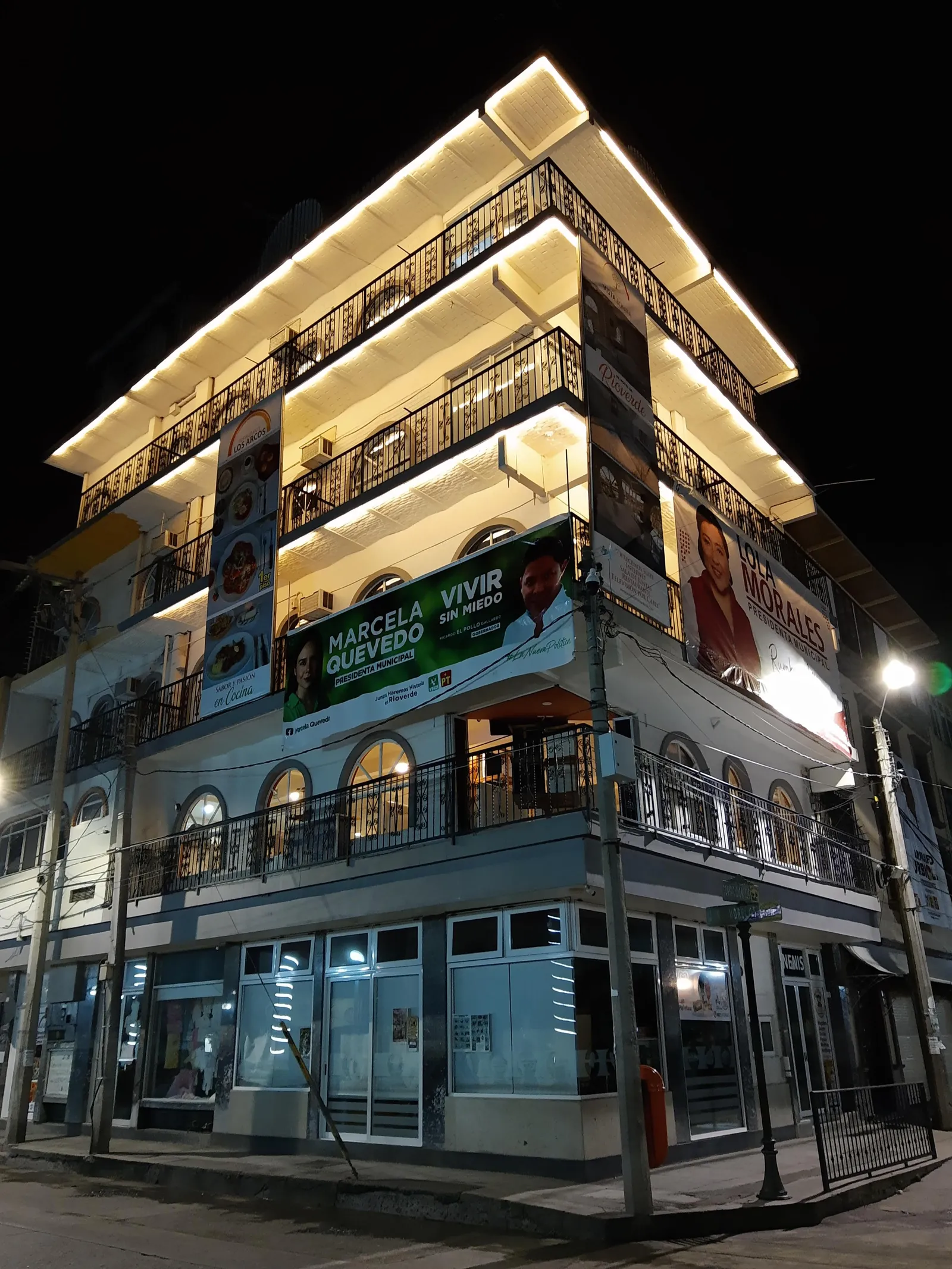 Los Arcos Restaurant image 6