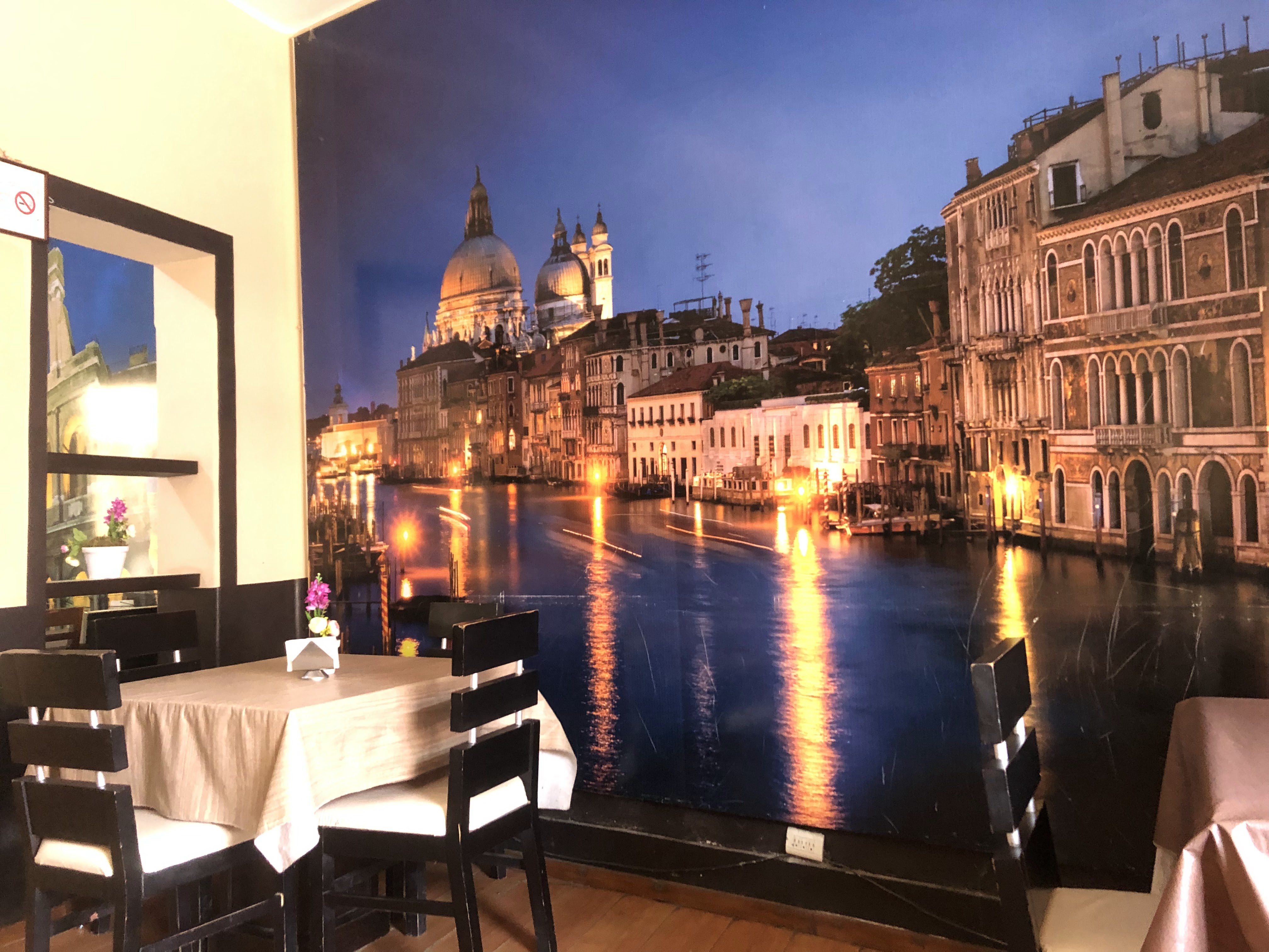 Tarantinos Pizza image 1