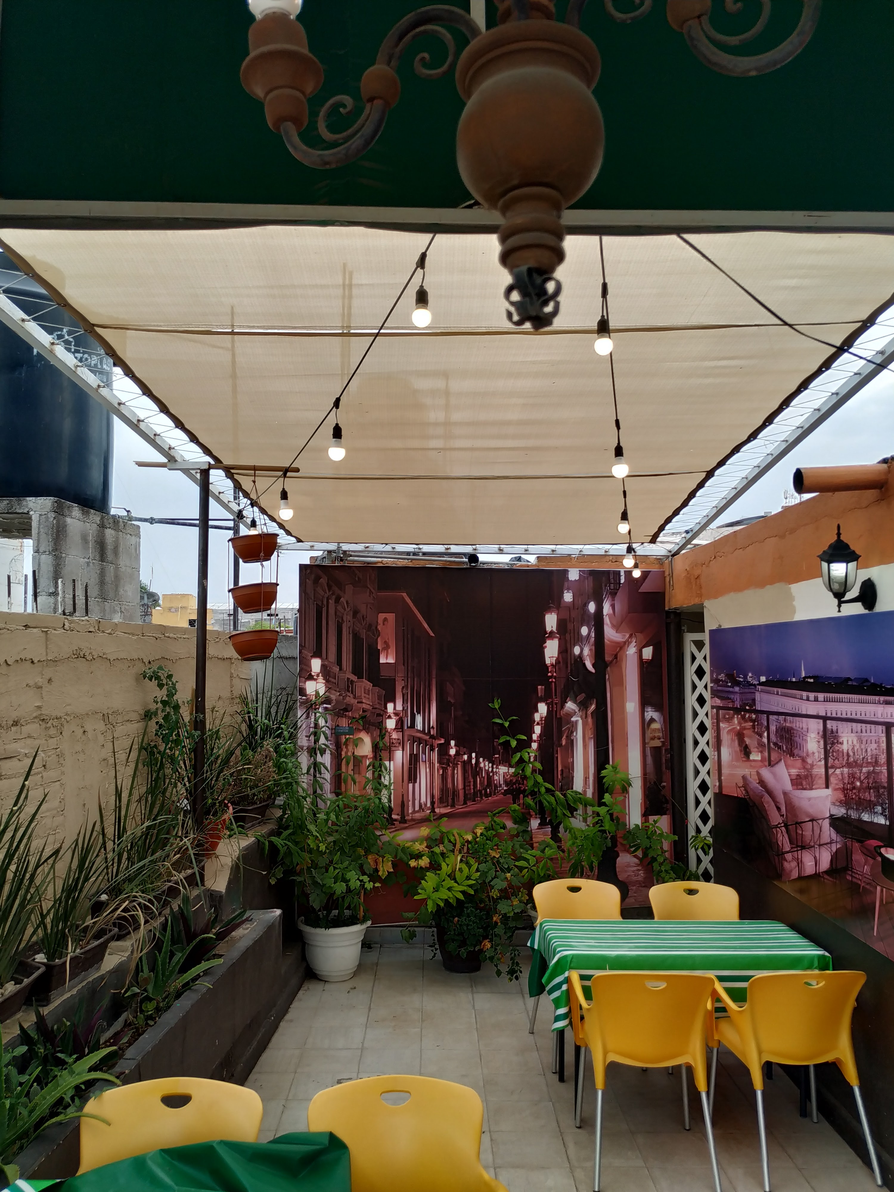 Tarantinos Pizza image 5