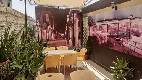 Tarantinos Pizza image 7