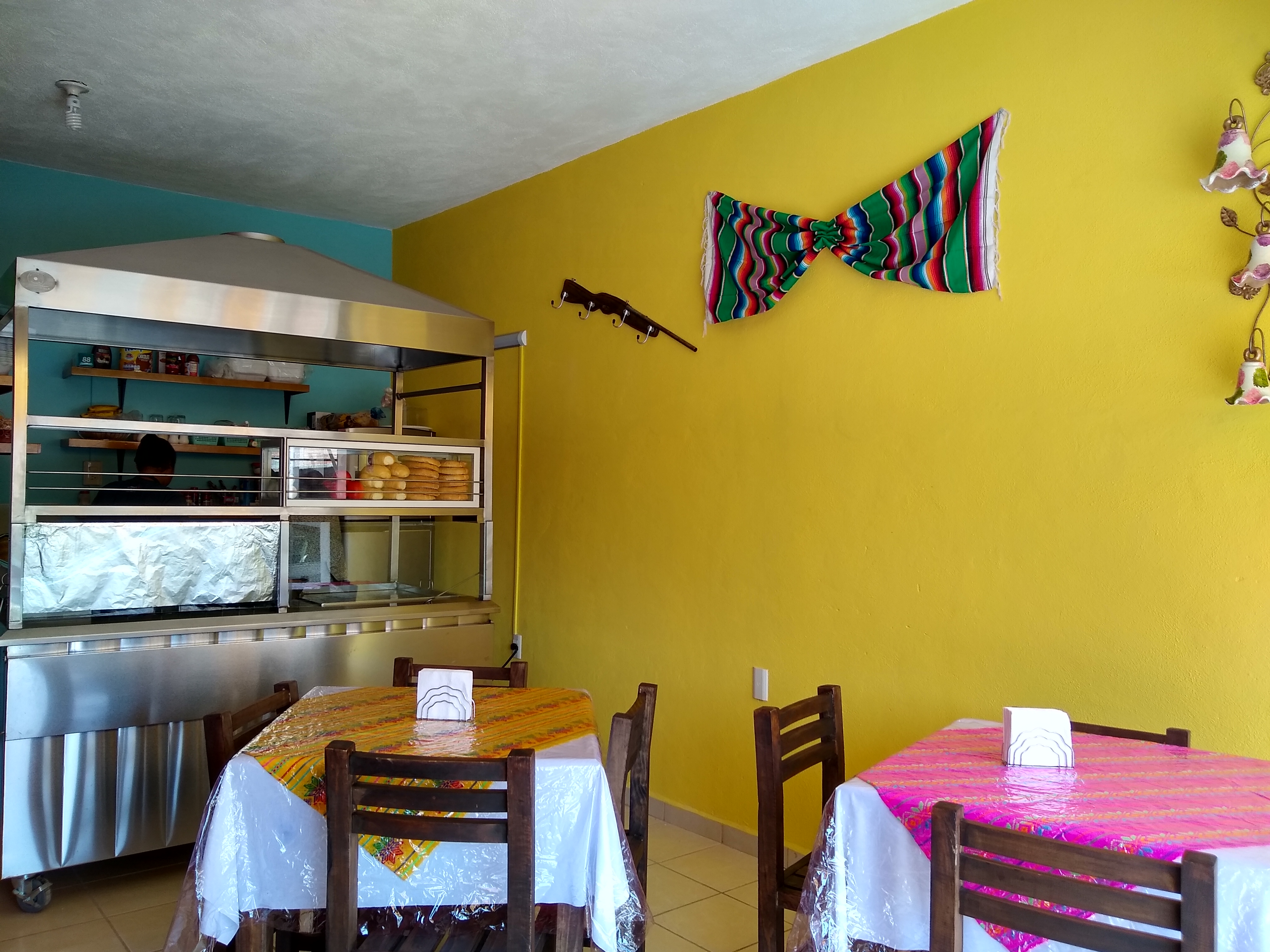 Tortas y antojitos México Lindo image 3