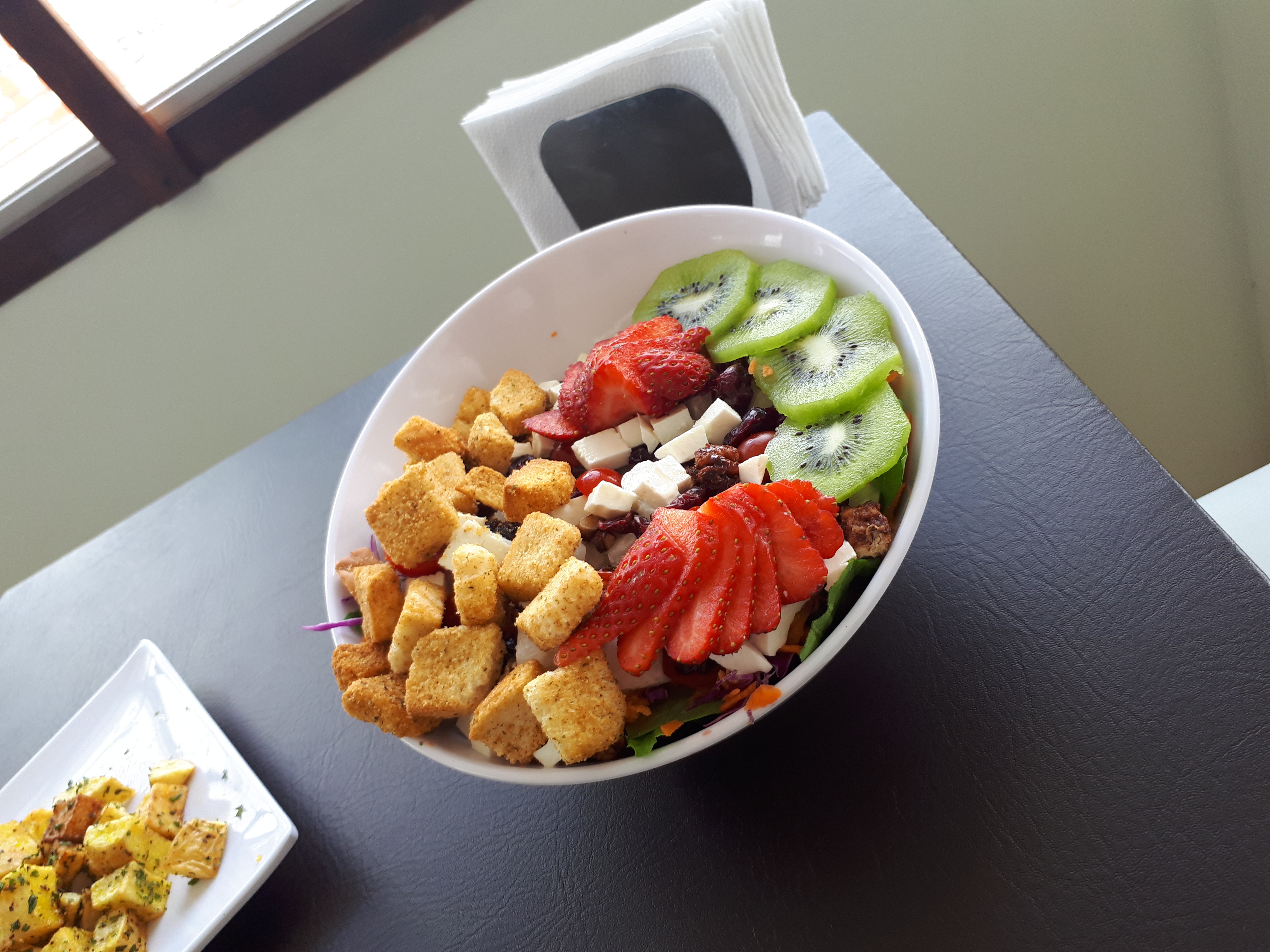 pug's wings & burguers image 7