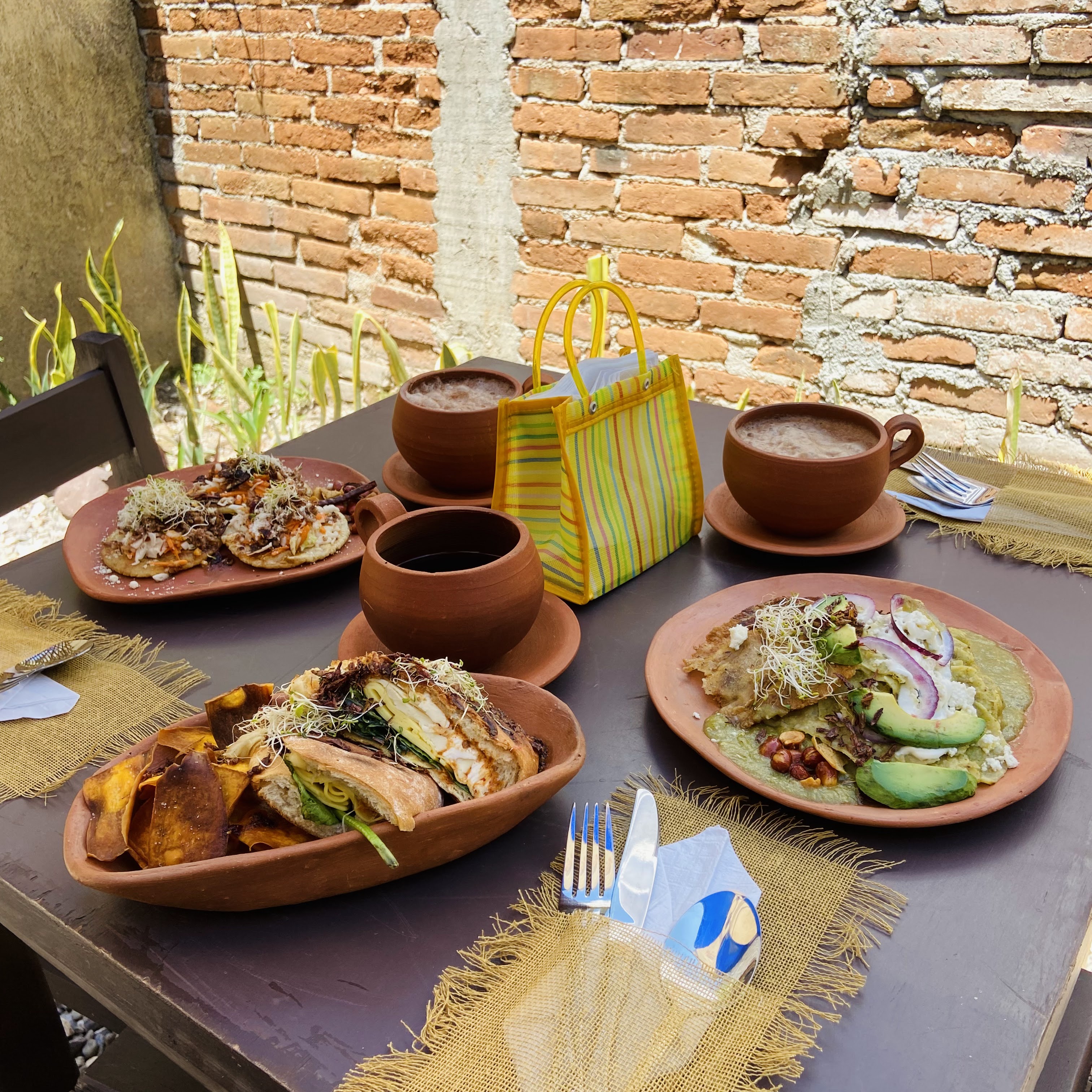 1812 Restaurante image 4