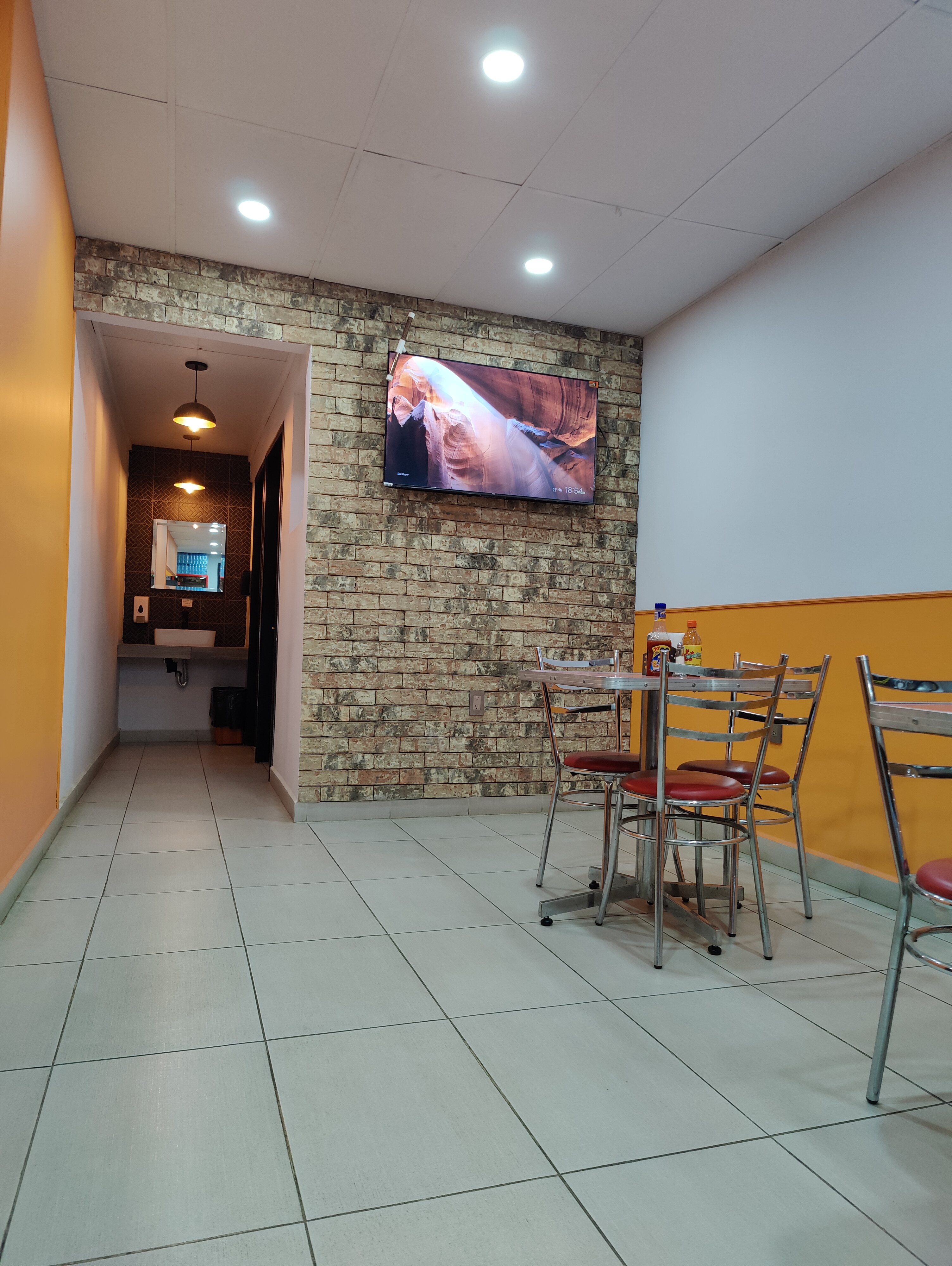 PASTES “PONCHO” image 2