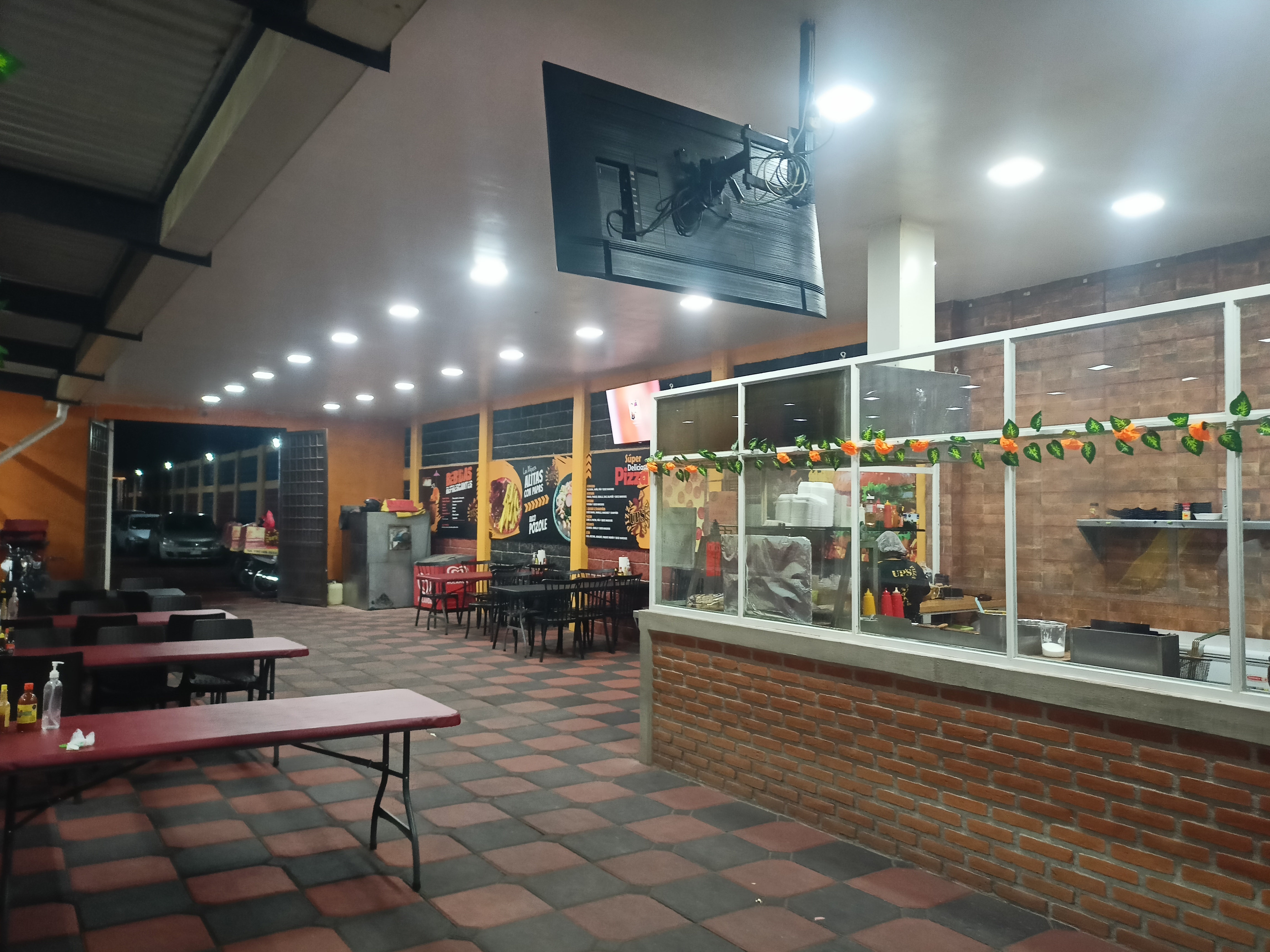 Pizza up's Papalotla image 1