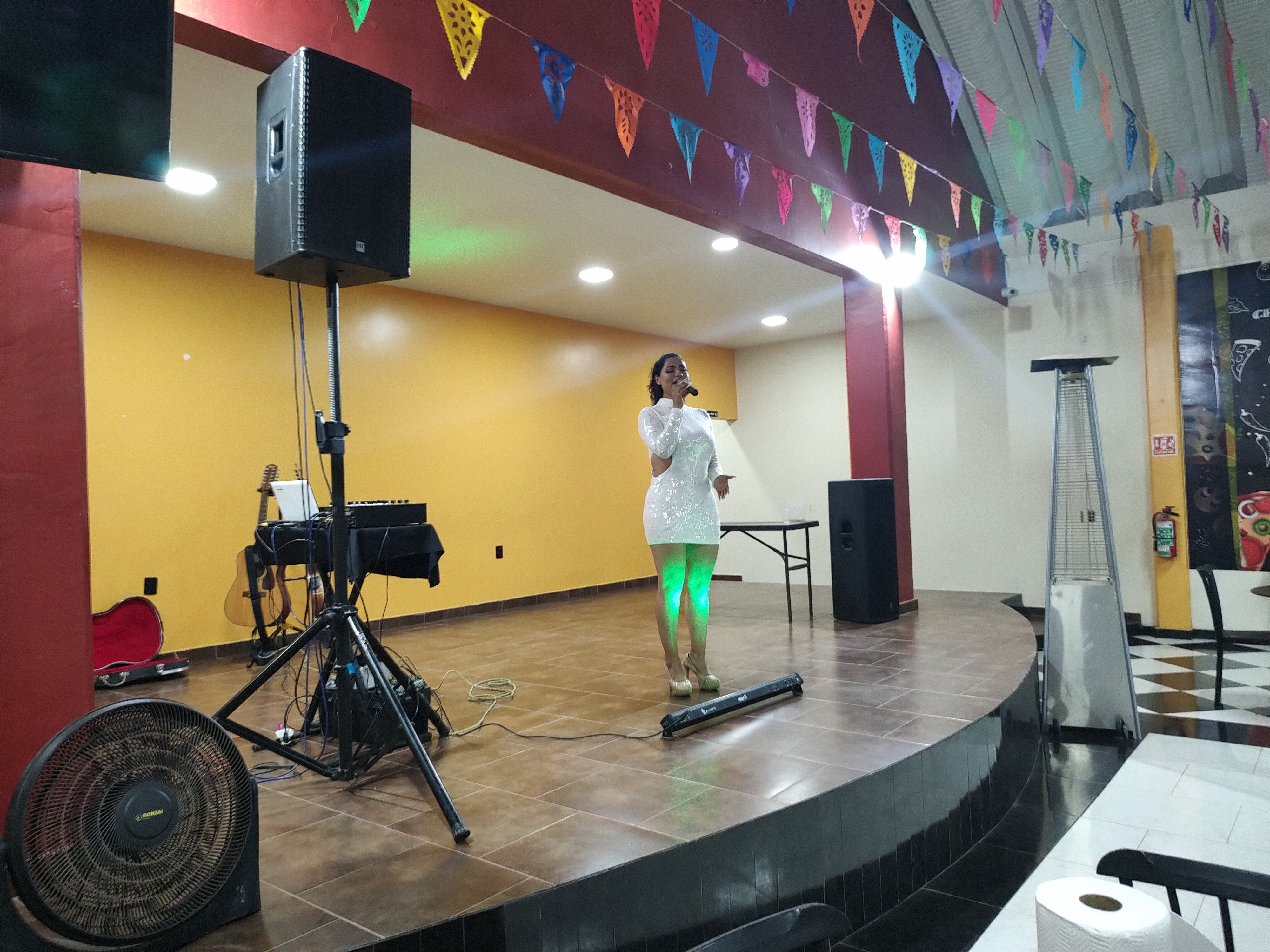 Pizza up's Papalotla image 8