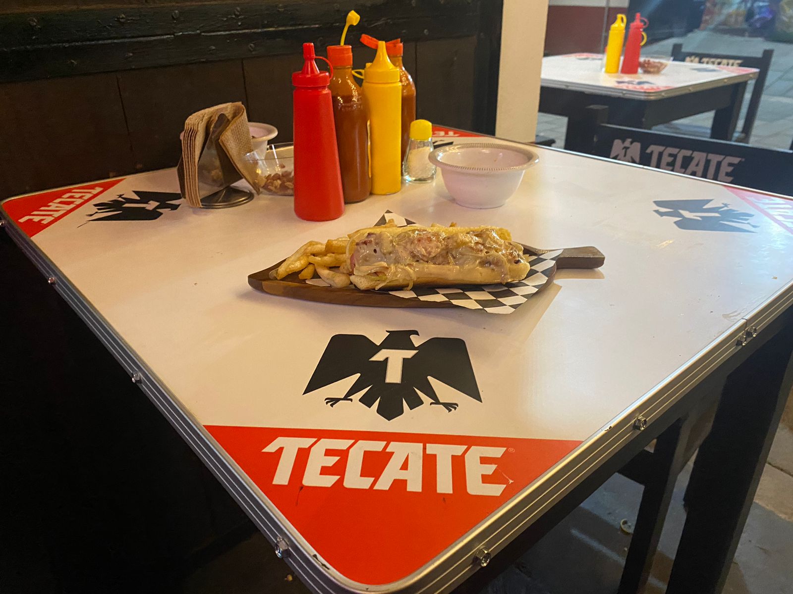 "El Callejón" Hamburguesas y hotdogs image 2