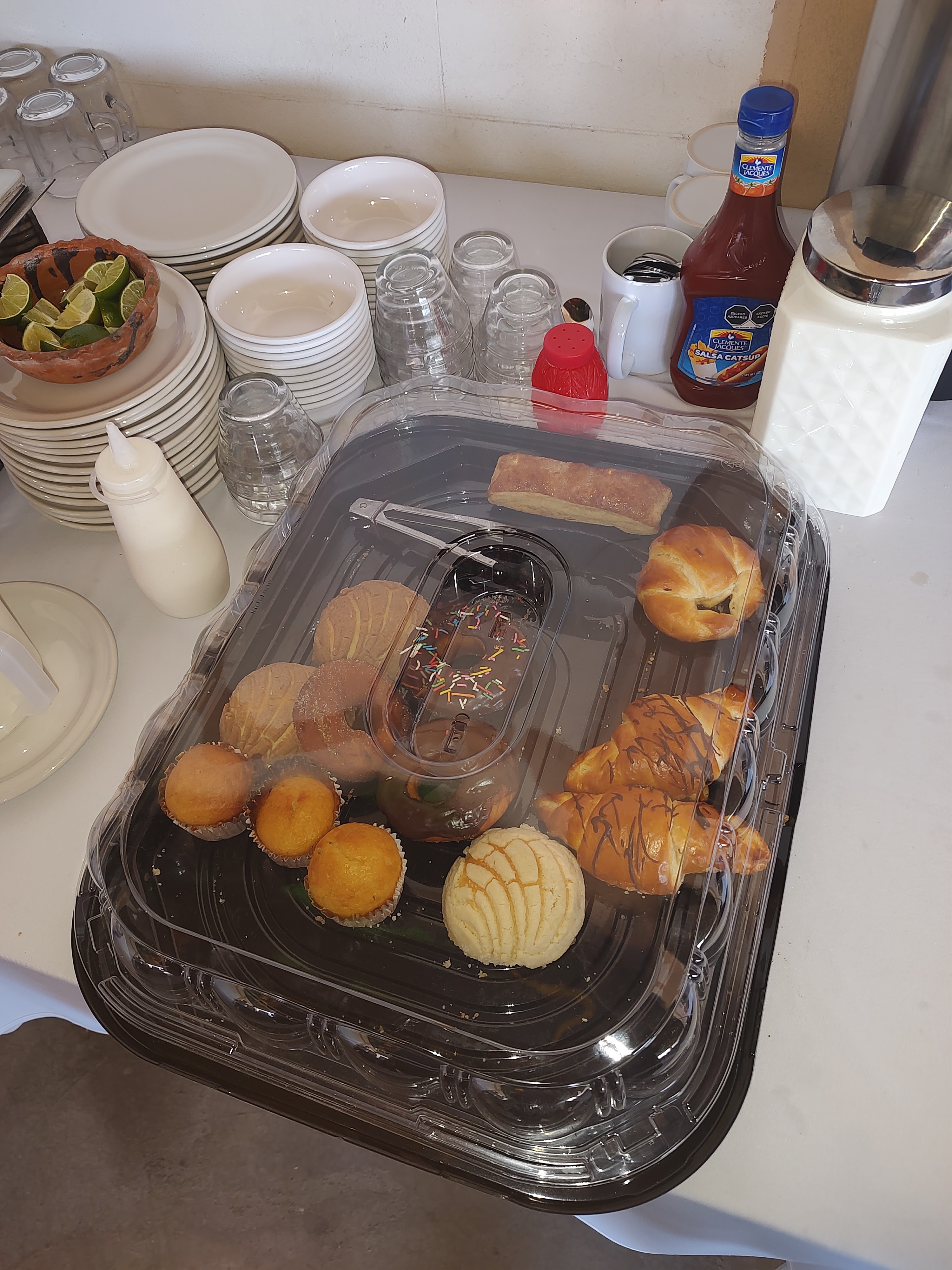 La Corregidora salón buffet image 2