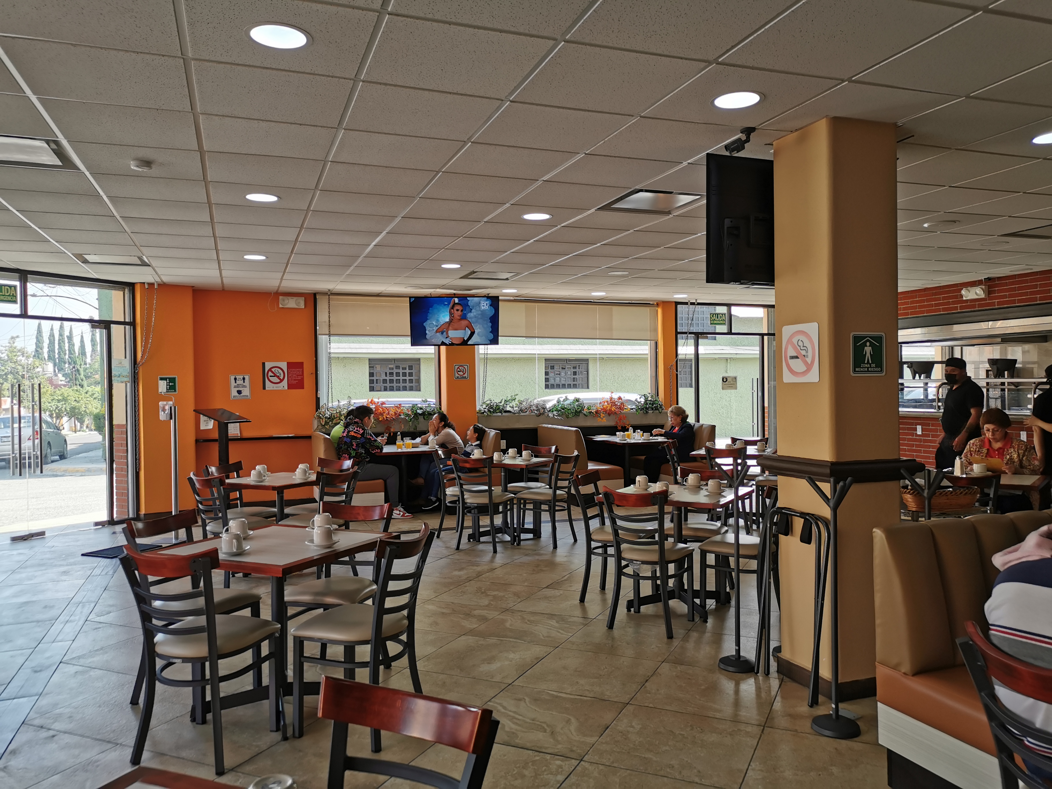 Restaurante y Taquería El Encanto image 1