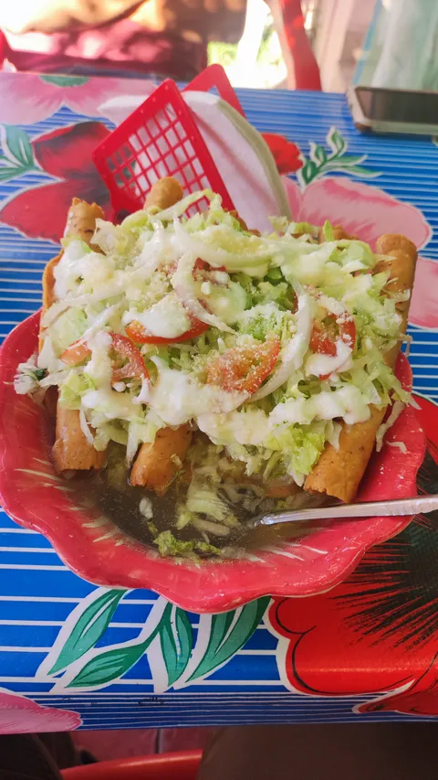Tortas y antojitos mexicanos Emmy image 4