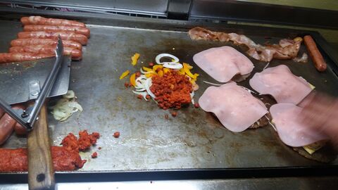 Hamburguesas Y Hotdogs "El Cuñado" image 1