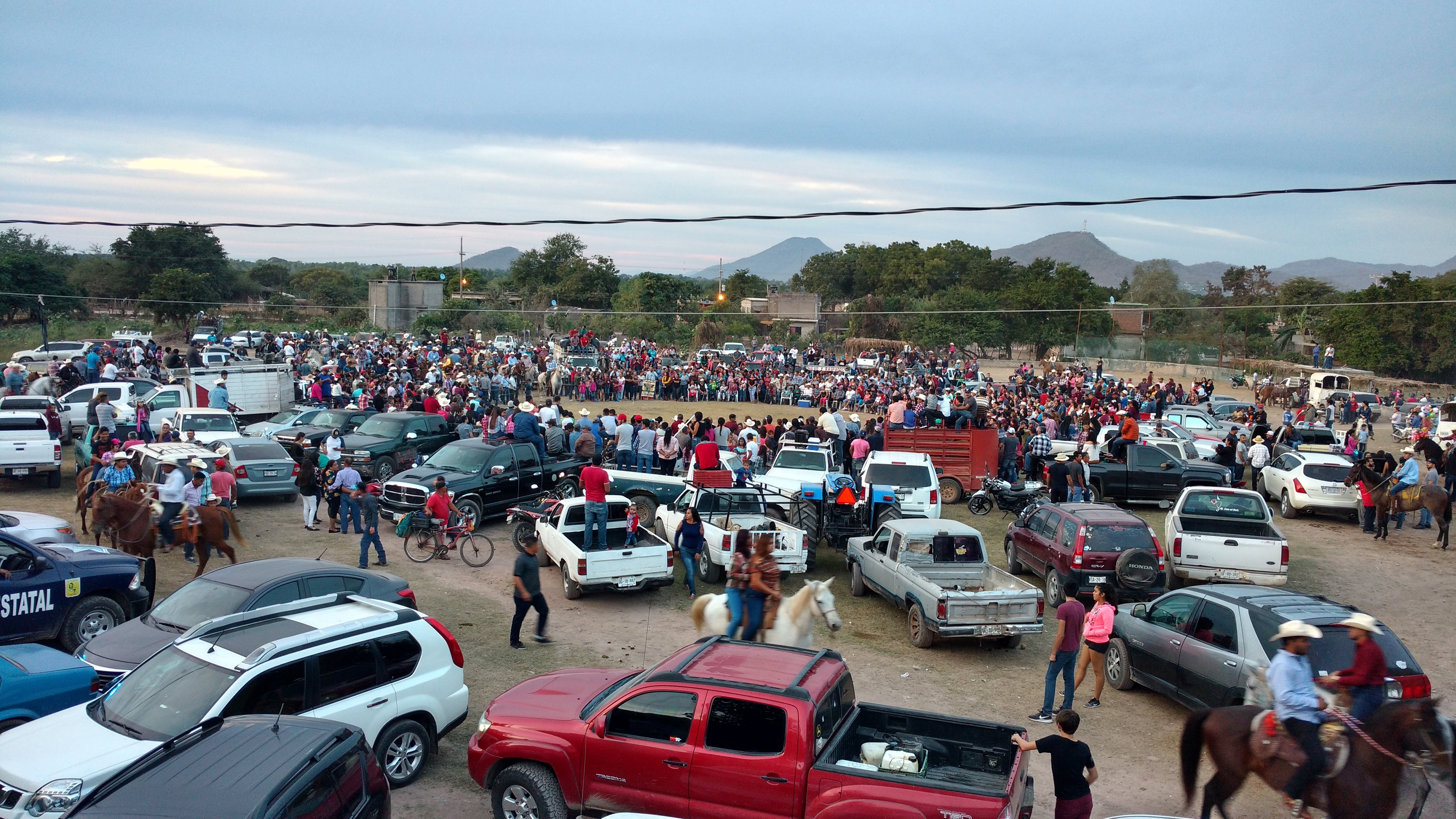 MARISCOS EL CHOMBI image 6