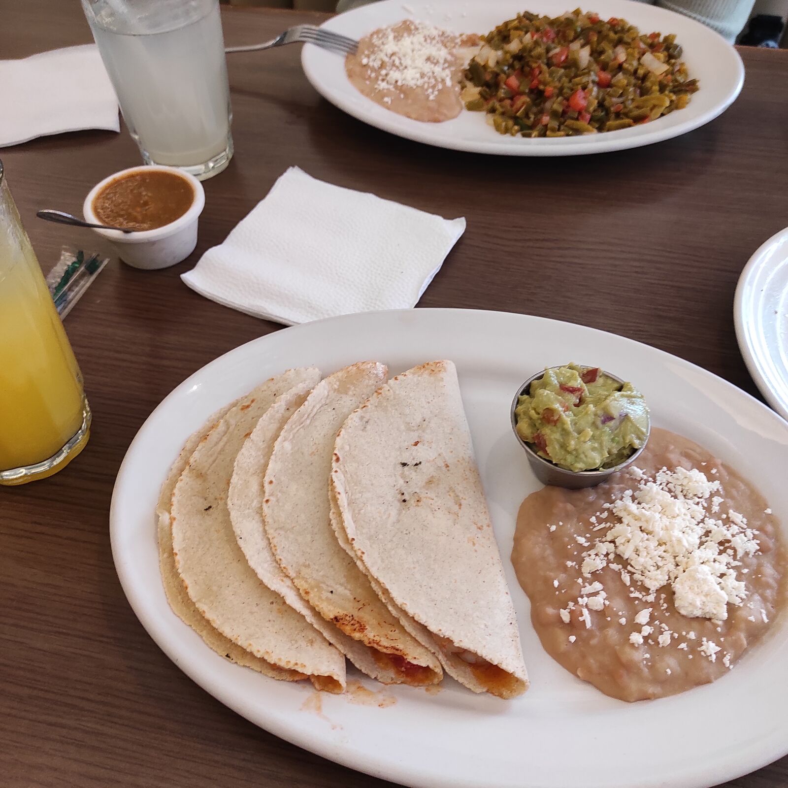 Los Arcos Cocina & Café image 2