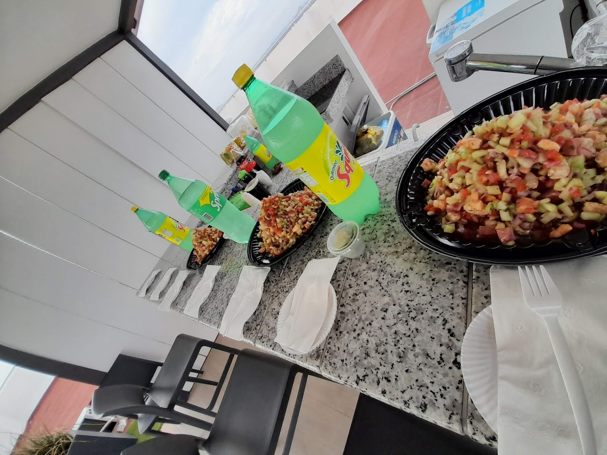 SUSHI Mariscos del Barrio - Agua verde image 8