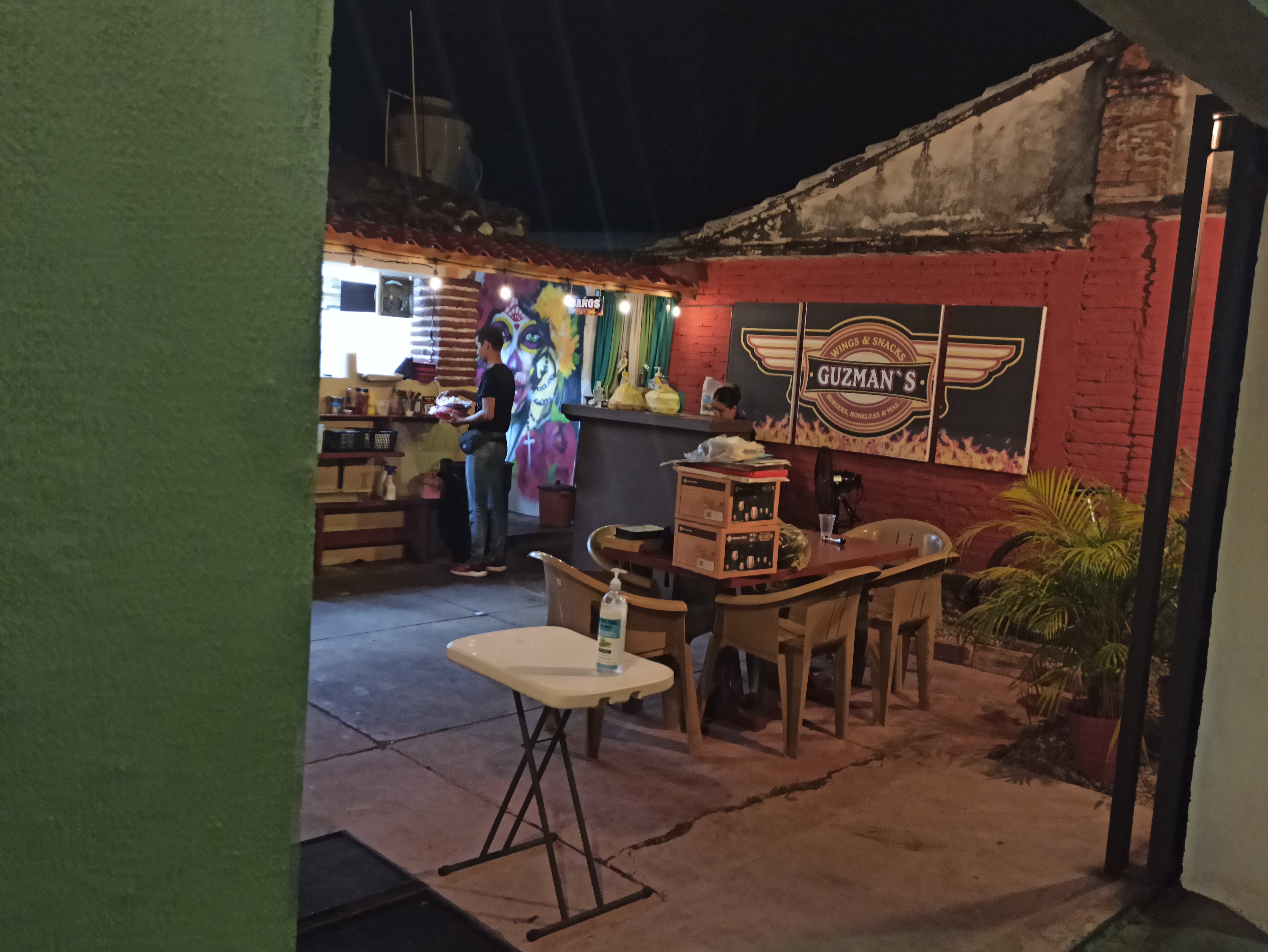 GUZMAN'S WINGS & SNACKS image 7