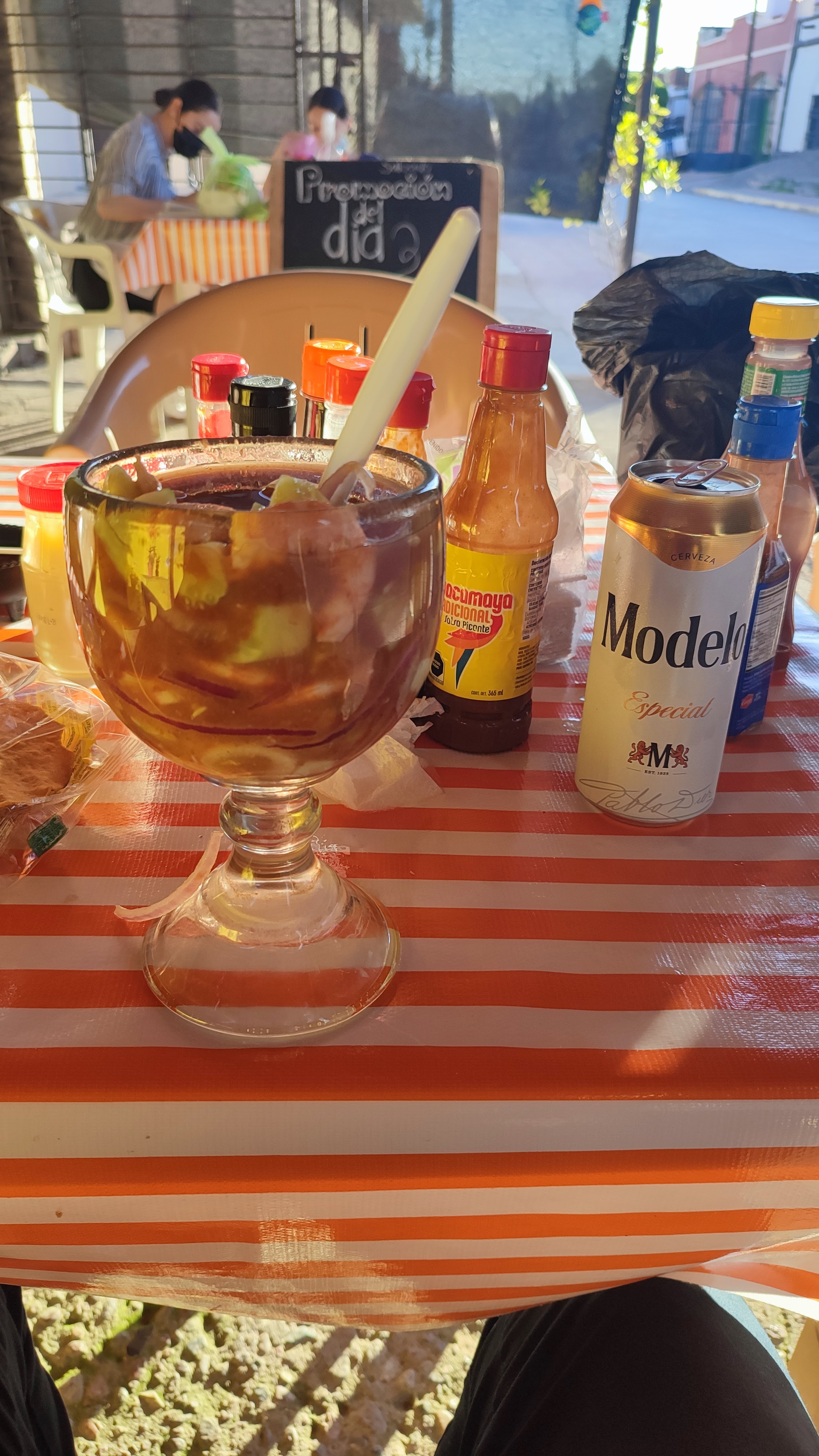 Mariscos el Güero “Pecas” image 5