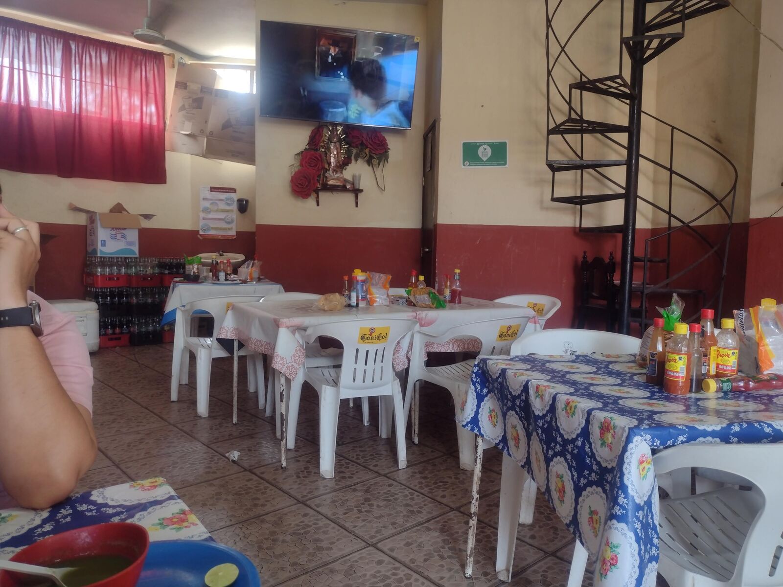 Mariscos el Güero “Pecas” image 8