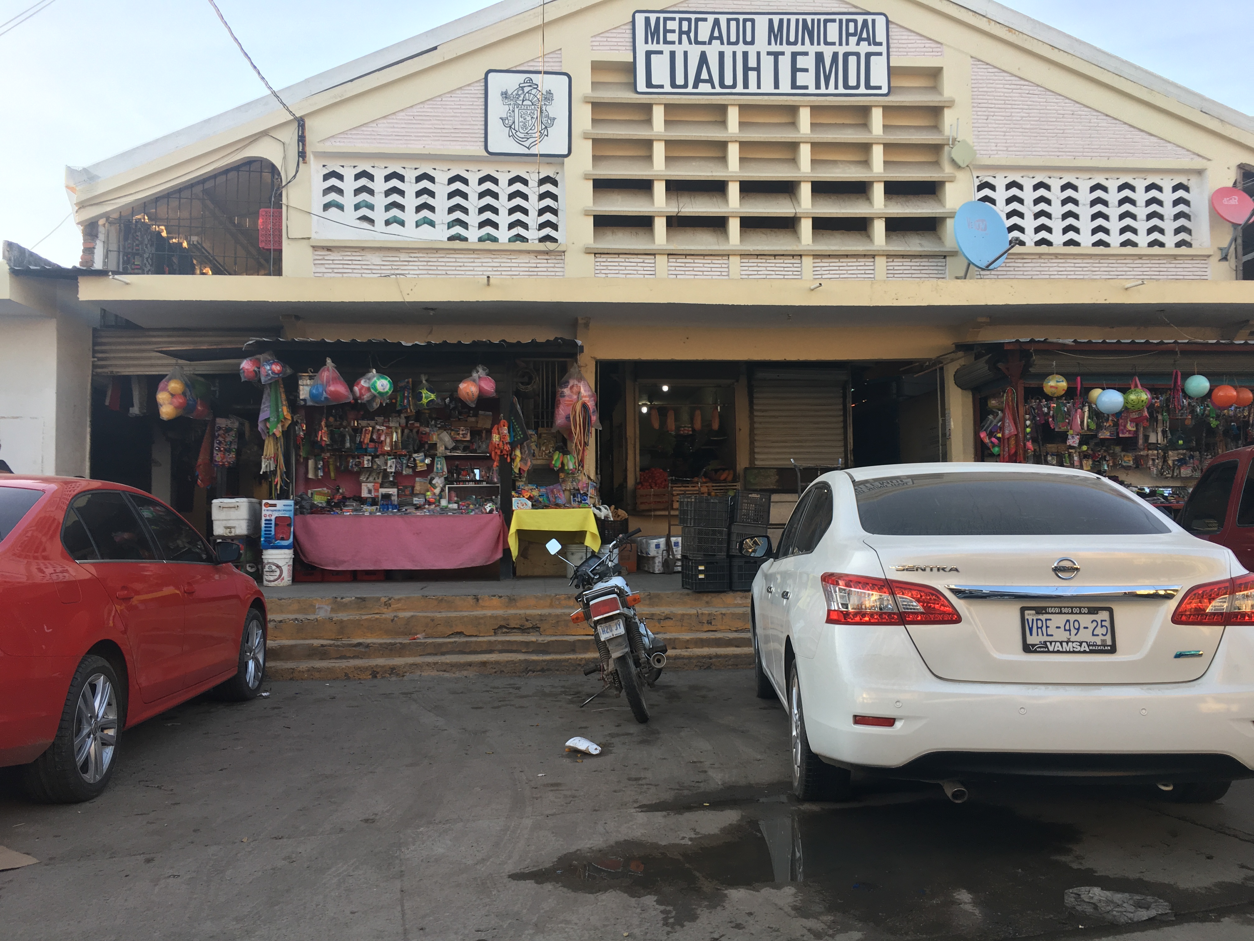 El Cuchupetas Seafood image 1