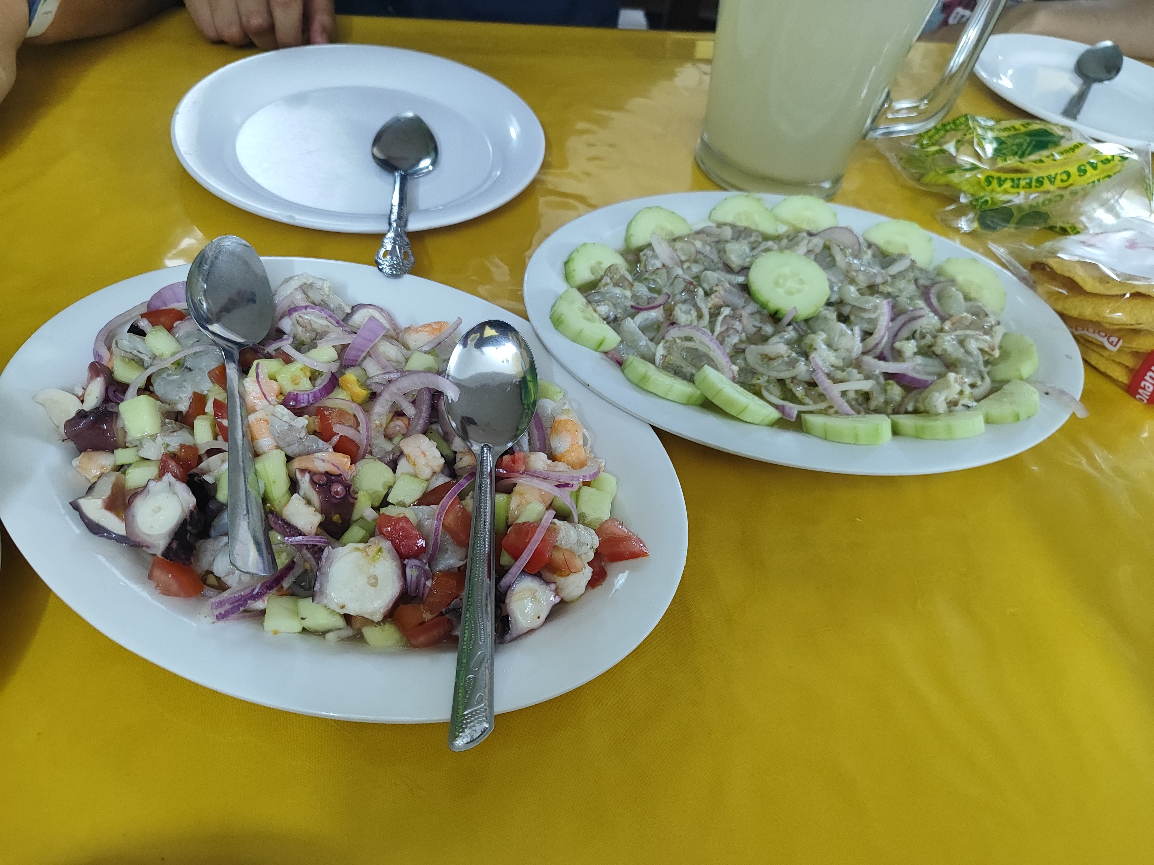 El Cuchupetas Seafood image 8