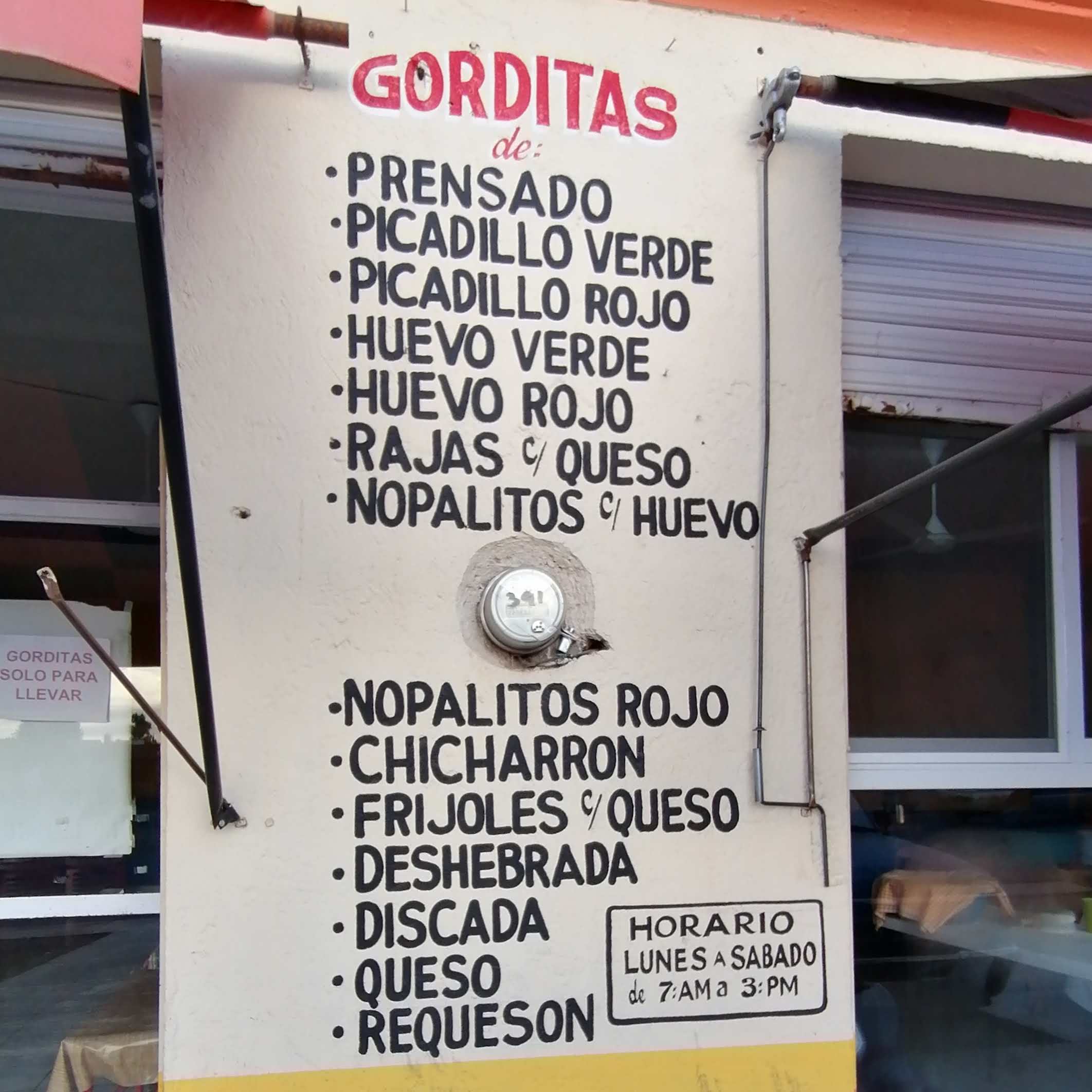 Gorditas y Burritos La GUERA zaragoza image 5
