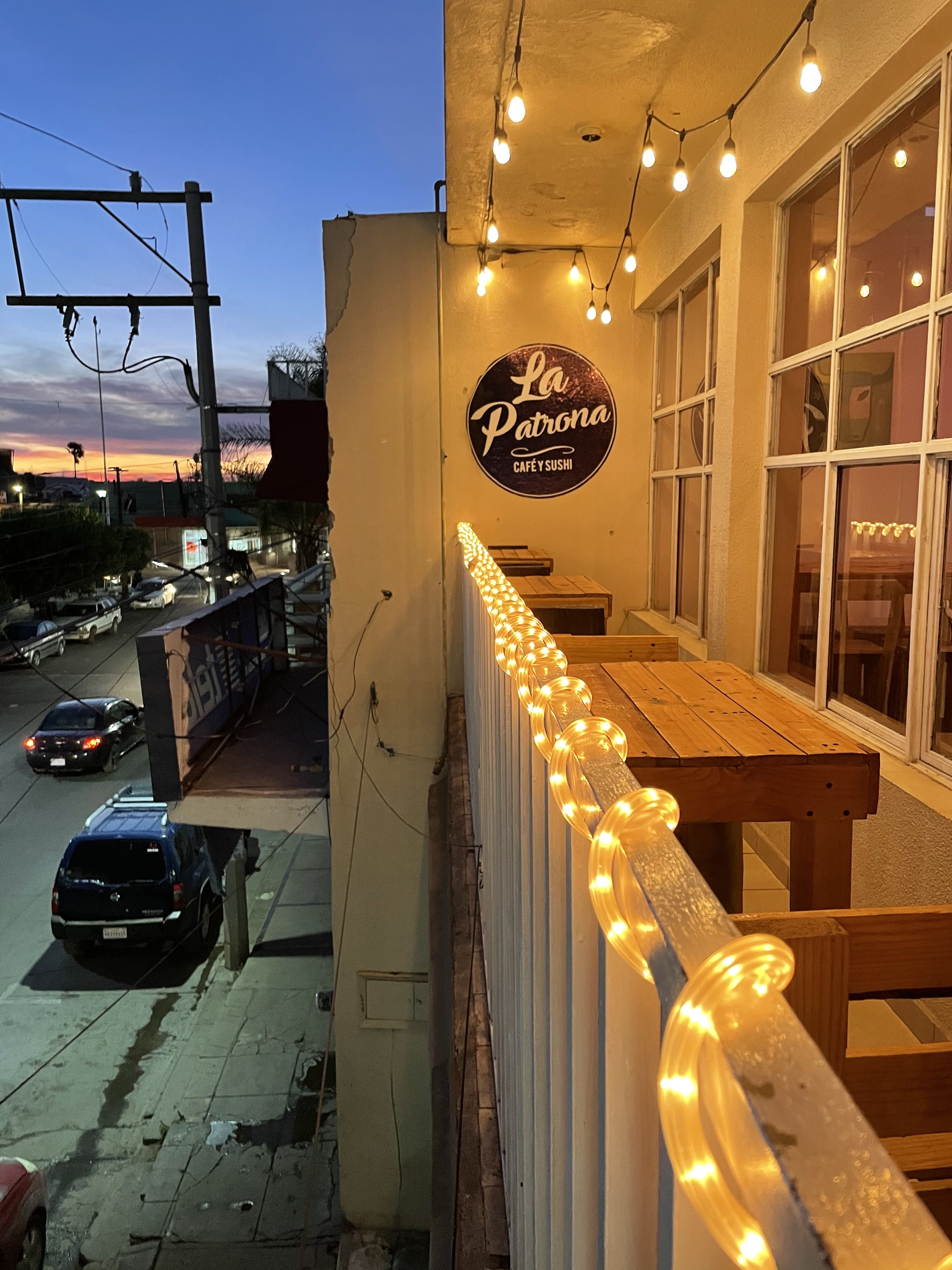 La Patrona, Sushi y Café image 5