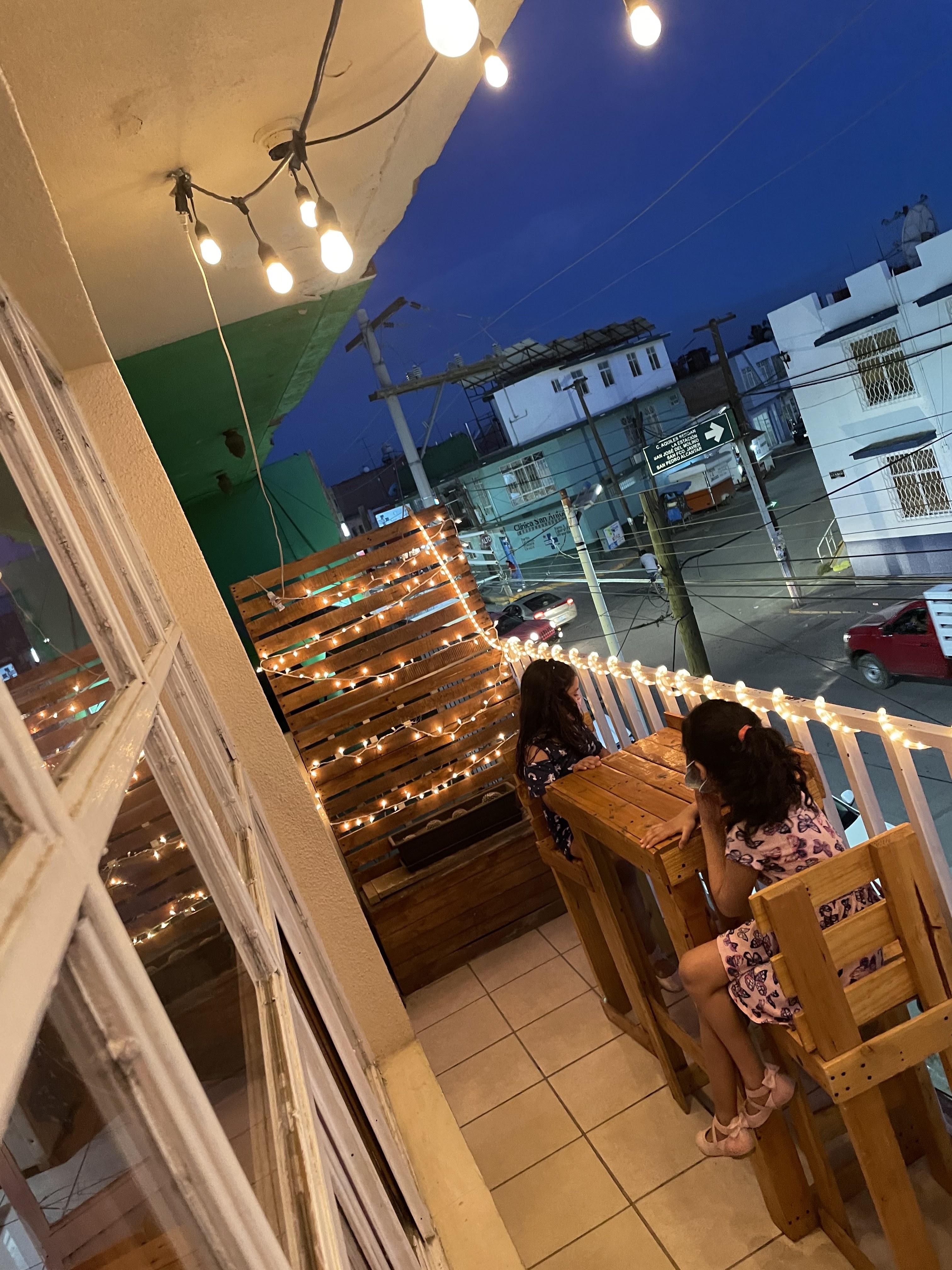 La Patrona, Sushi y Café image 9