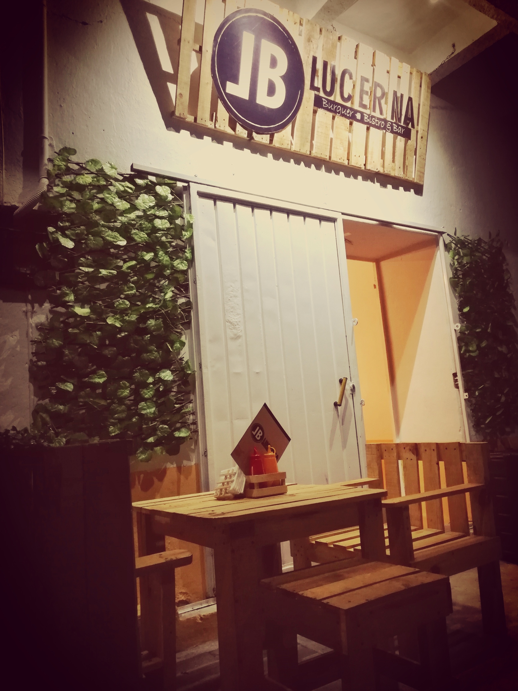 LUCERNA @Burguer-Bistro-Bar image 9