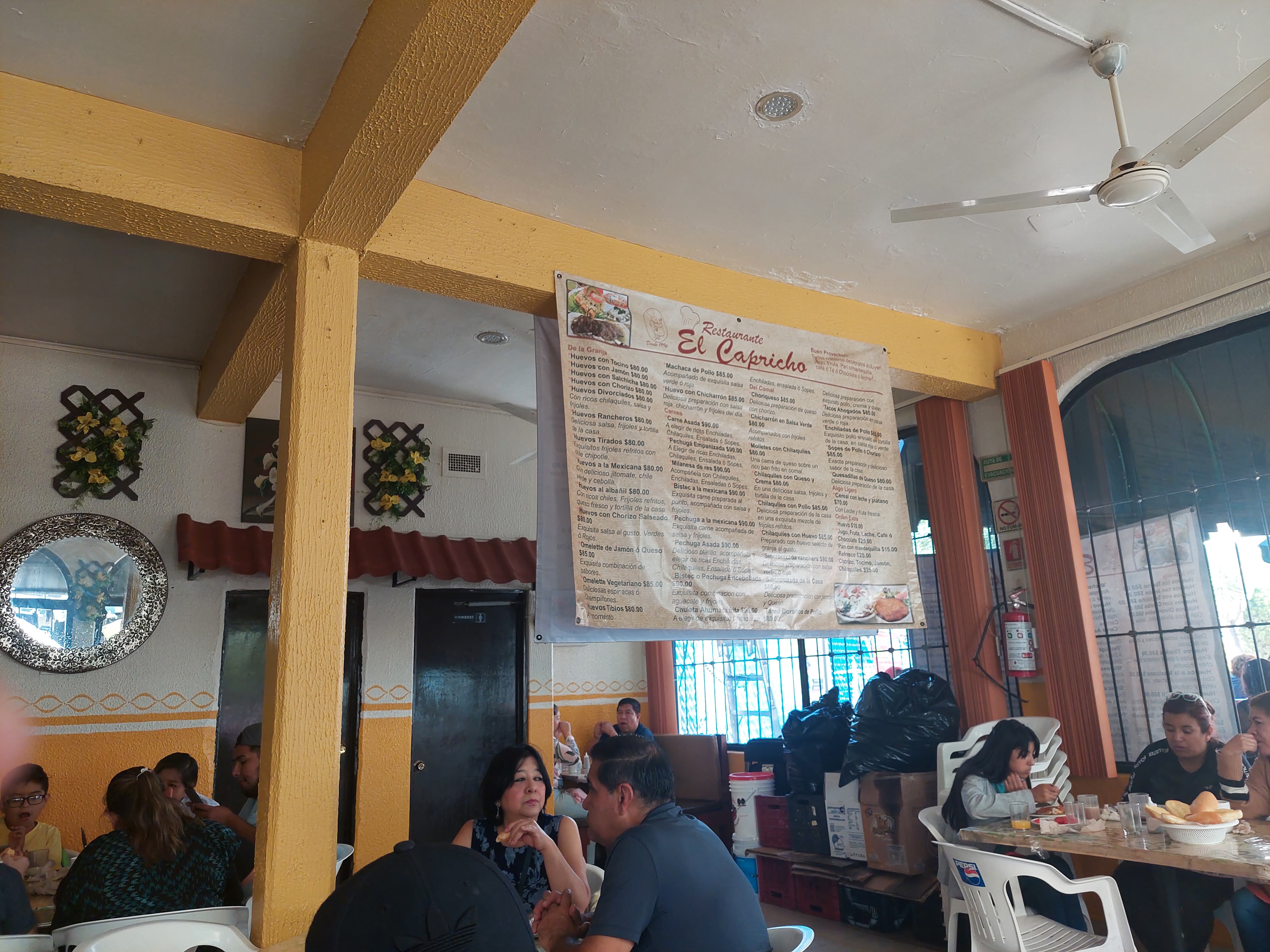 El Capricho image 10