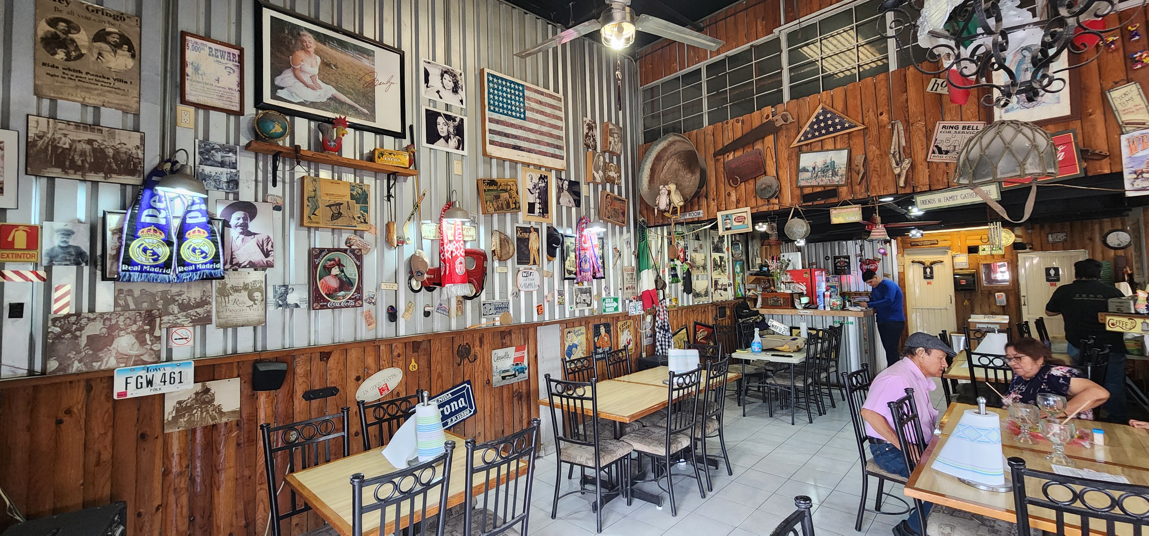 Restaurant Titos BBQ image 4