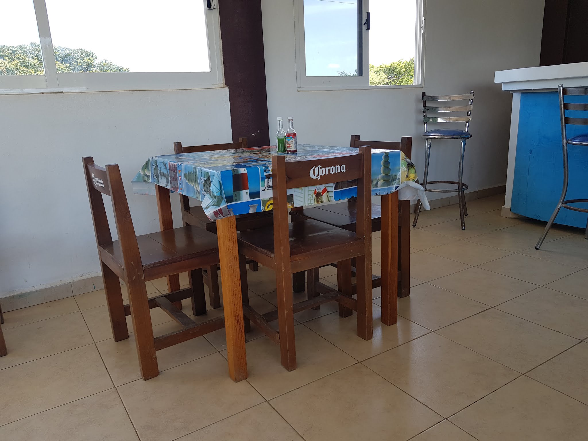 California Restaurante & Bar image 4