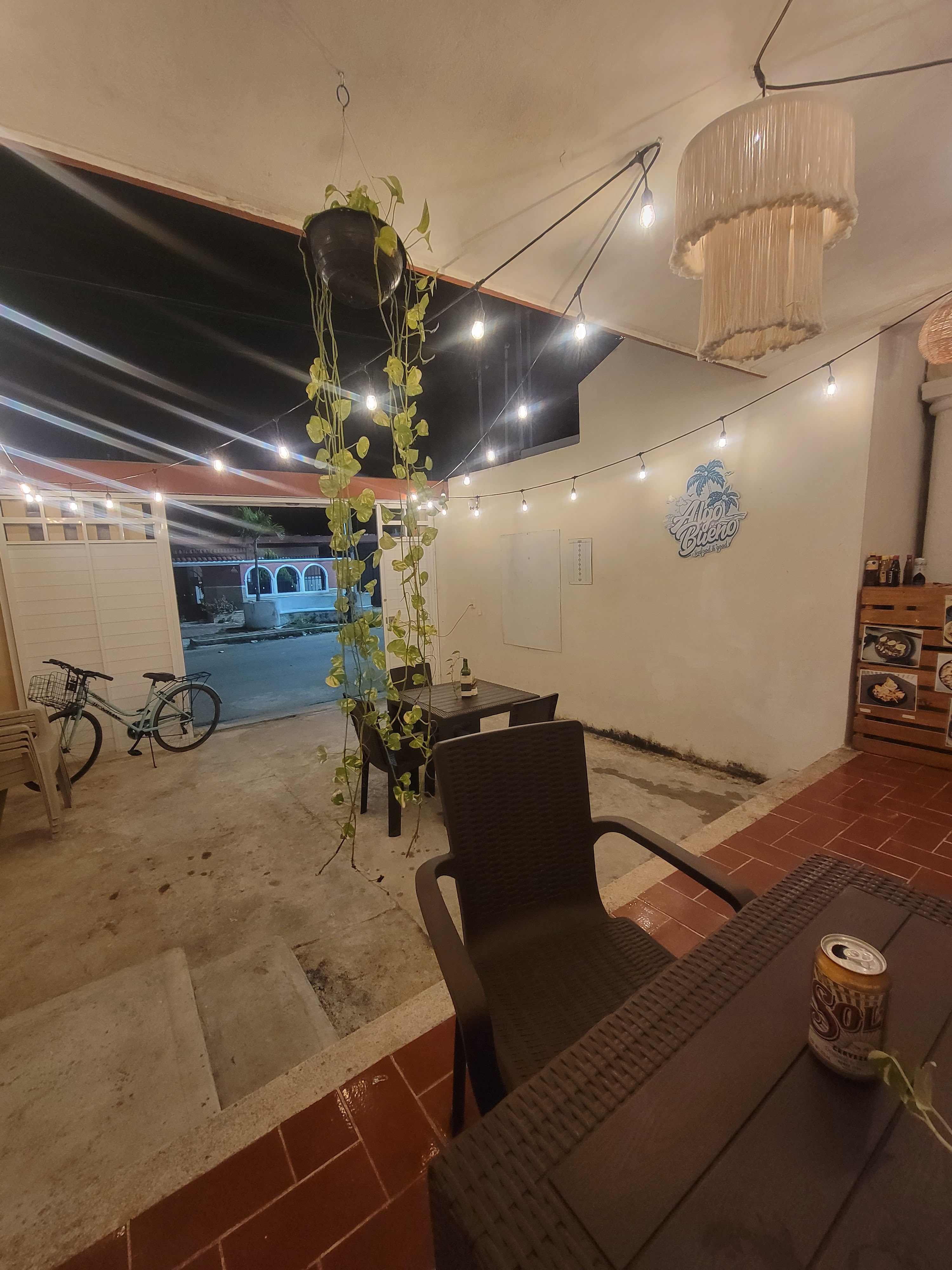 Algo Bueno Seafood & Good Vibes image 1