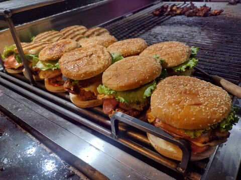Hamburguesas El Fogoncito image 2